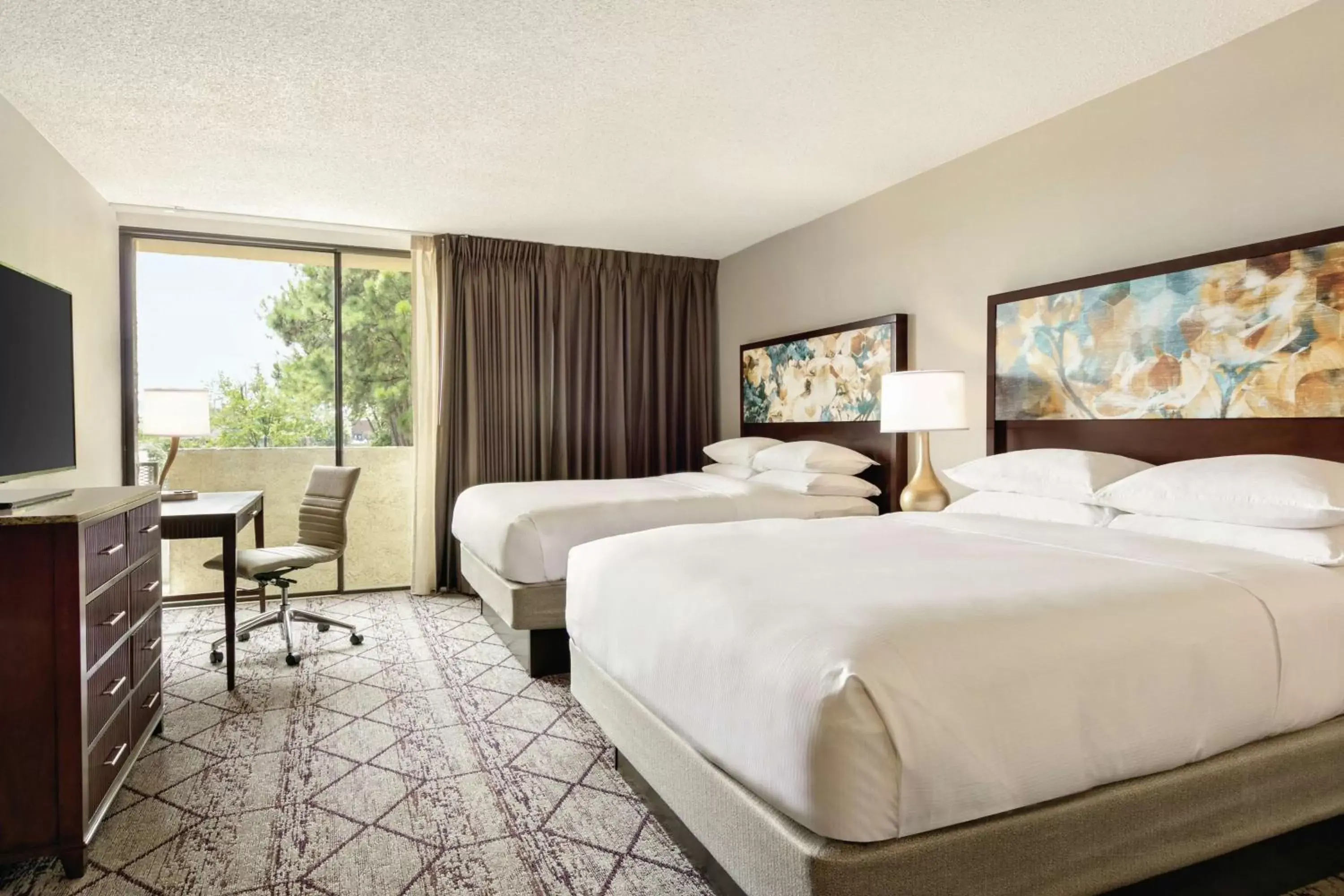 Bedroom, Bed in DoubleTree by Hilton Atlanta Northeast/Northlake