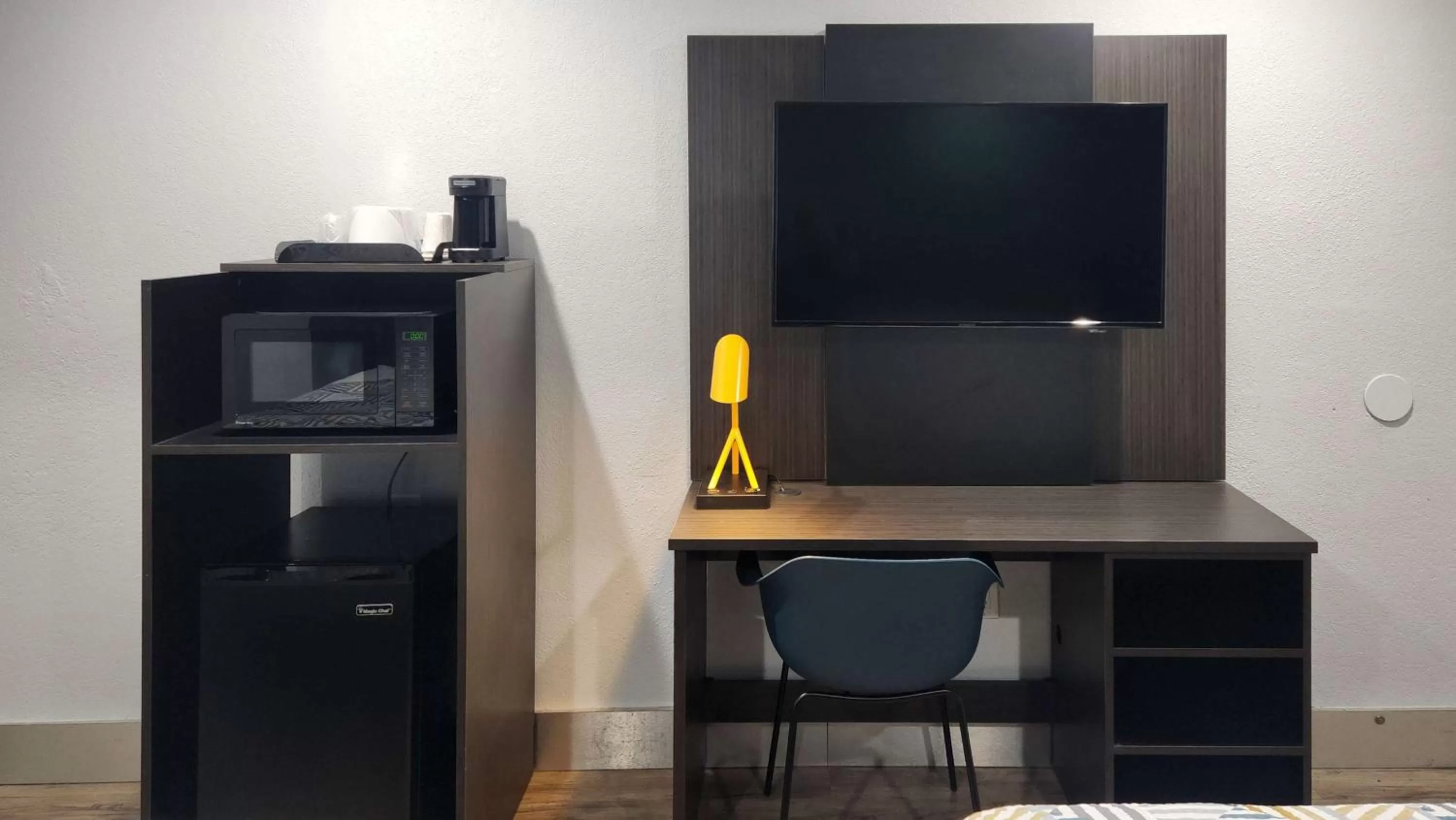 Photo of the whole room in Studio 6 Suites San Ysidro CA San Diego South Bay