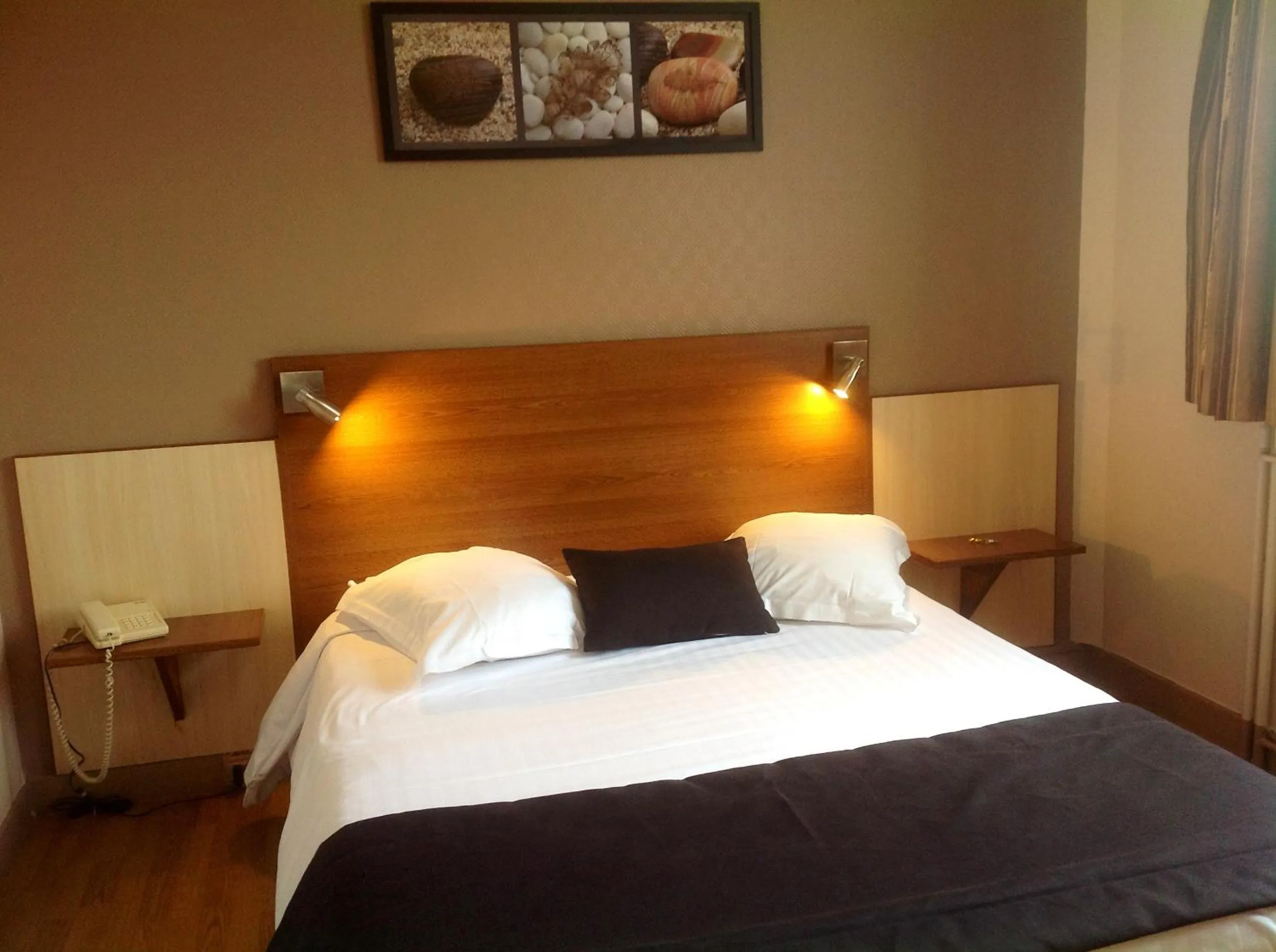 Single or Double Room in Brit Hotel Magdalena