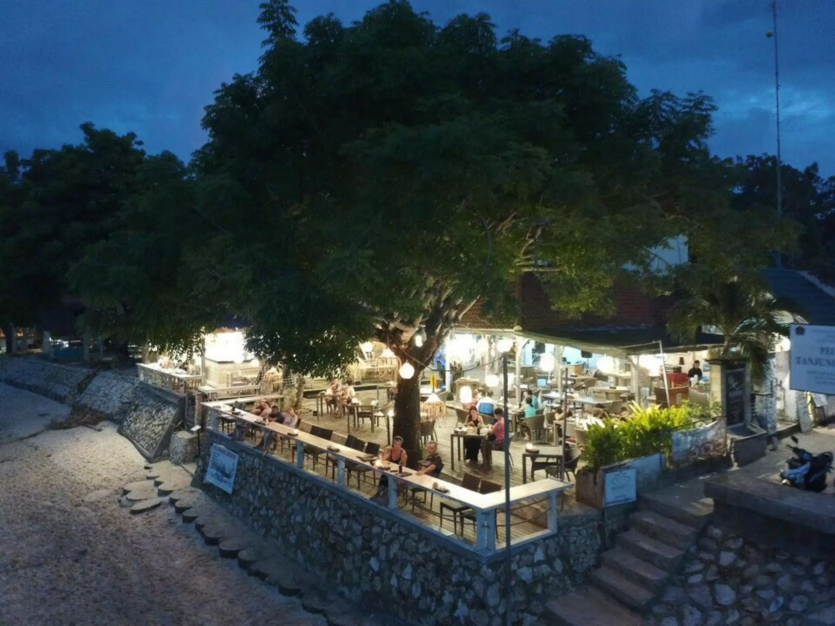 Restaurant/places to eat in Sanghyang Bay Villas Restaurant/places to eat in Sanghyang Bay Villas