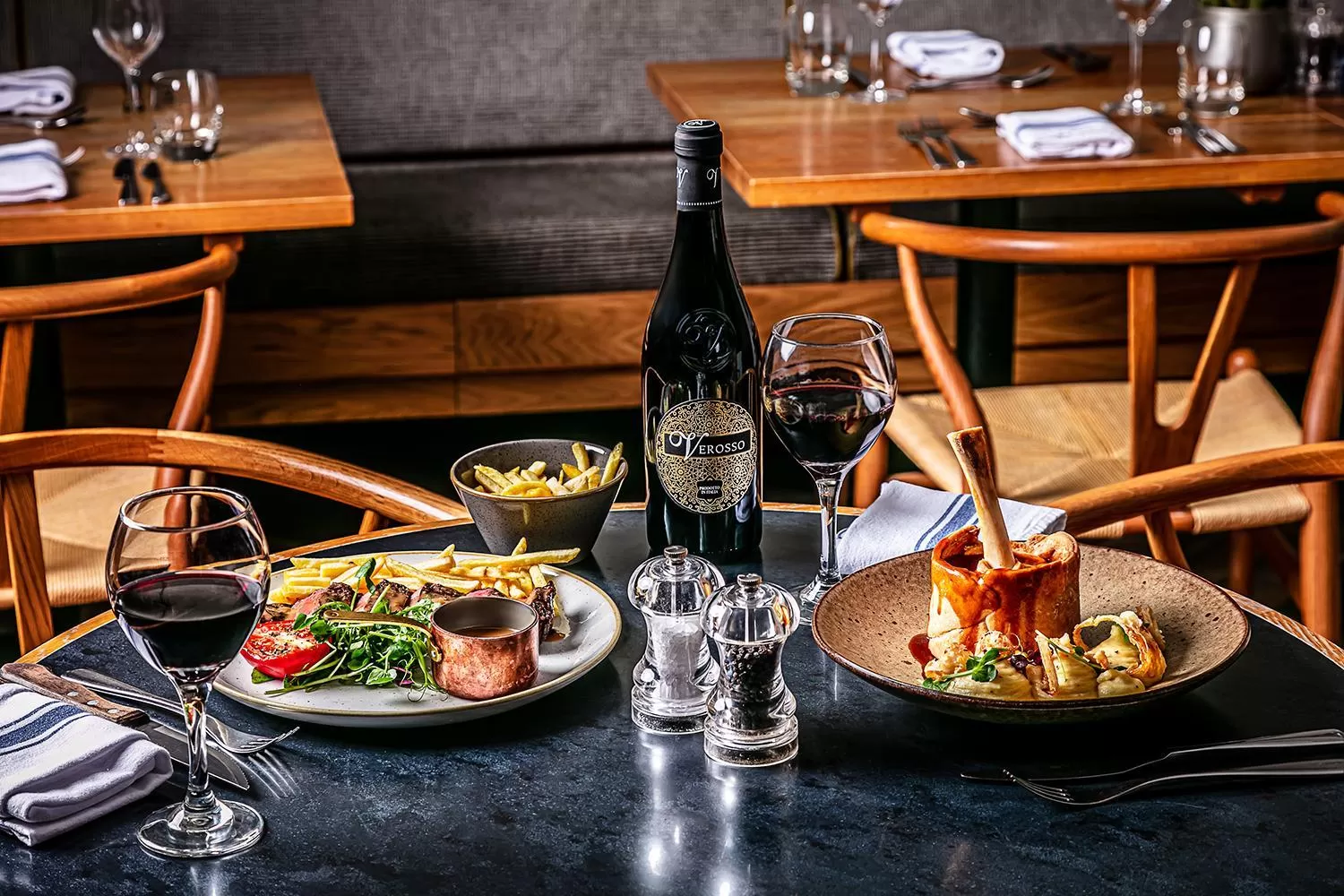 Food and drinks in Inn on the Square