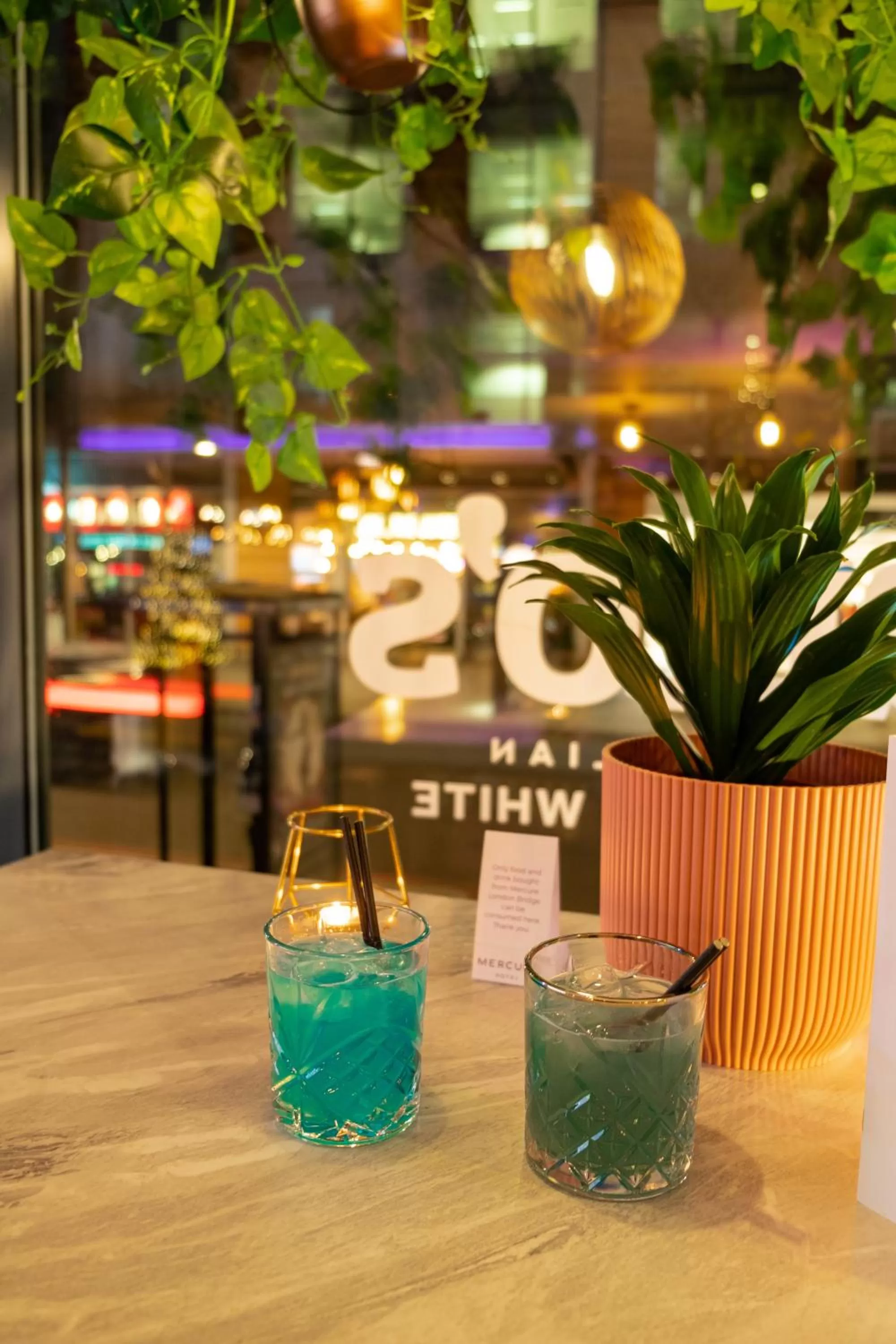 Lobby or reception in Mercure London Bridge