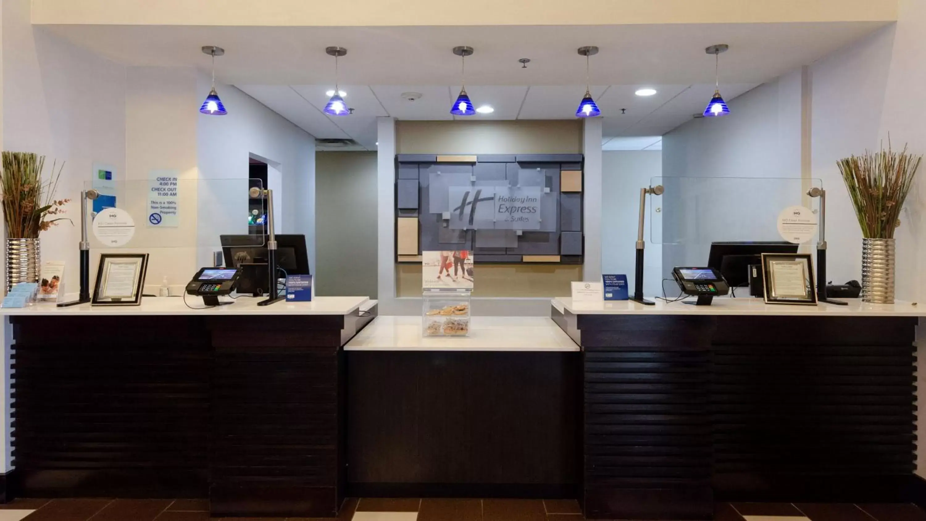 Lobby or reception, Lobby/Reception in Holiday Inn Express Hotel & Suites Atlanta Airport West - Camp Creek, an IHG Hotel