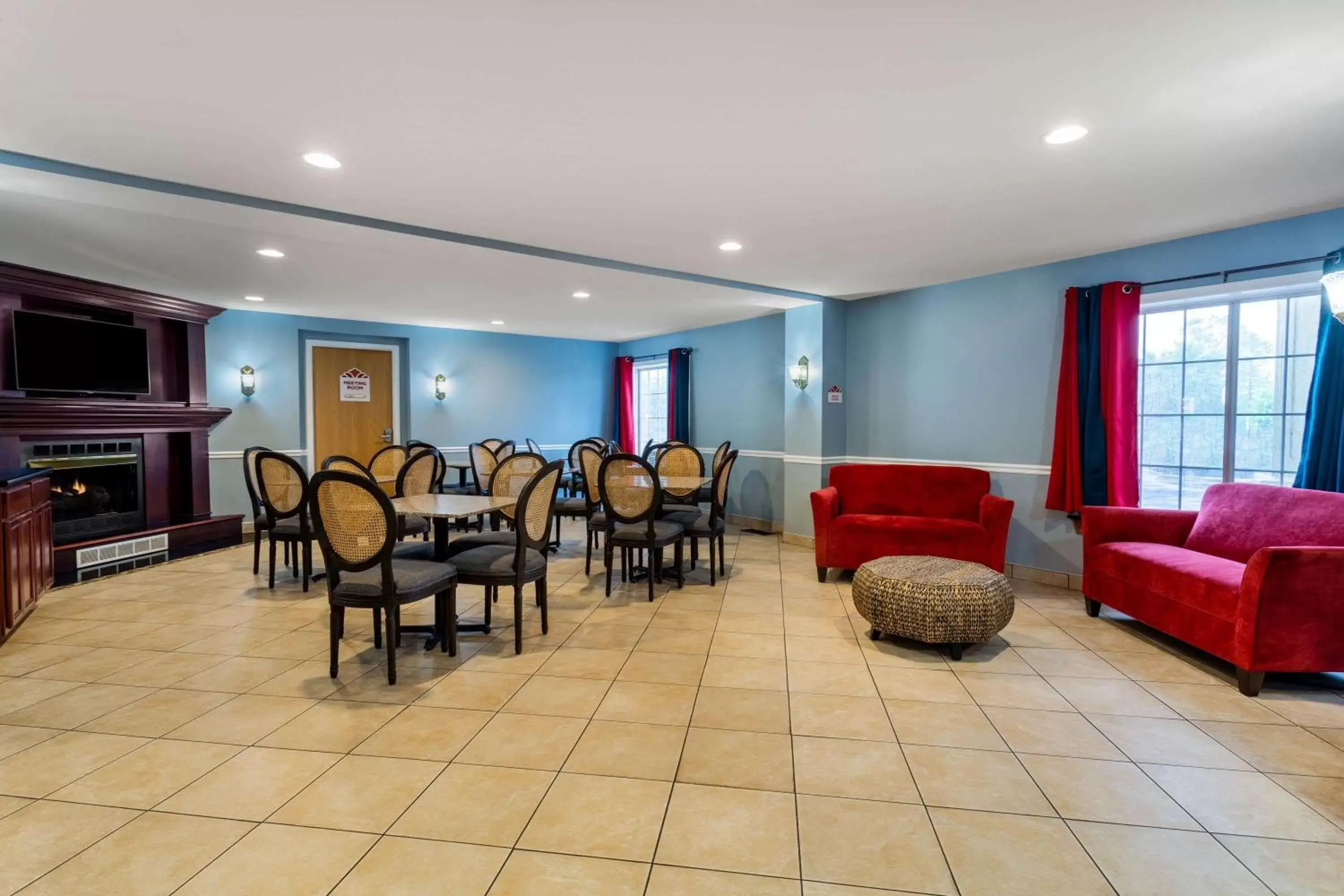 Lobby or reception in Hawthorn Suites by Wyndham Allentown-Fogelsville Lobby or reception in Hawthorn Suites by Wyndham Allentown-Fogelsville