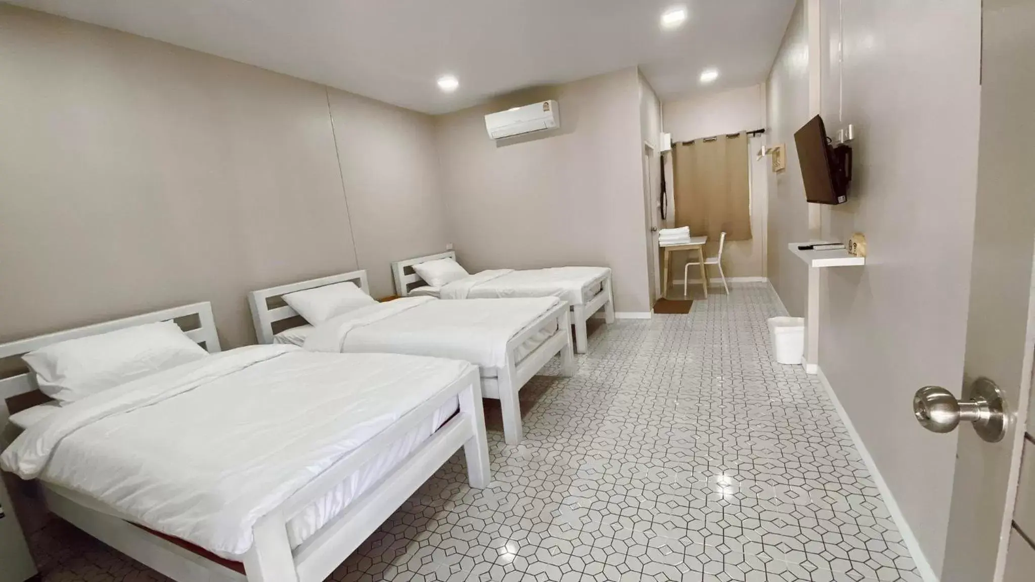 Standard Triple Room in Juni House Chumphon Standard Triple Room in Juni House Chumphon
