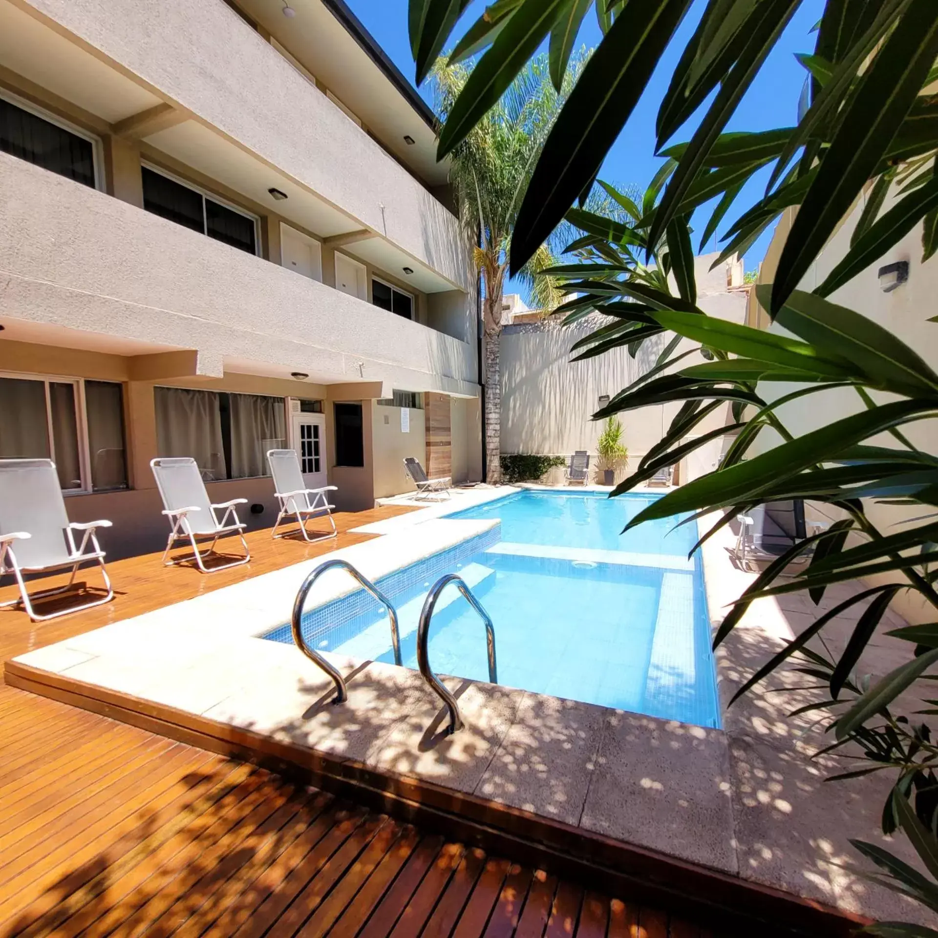 Swimming Pool in Soltigua Apart Hotel Mendoza