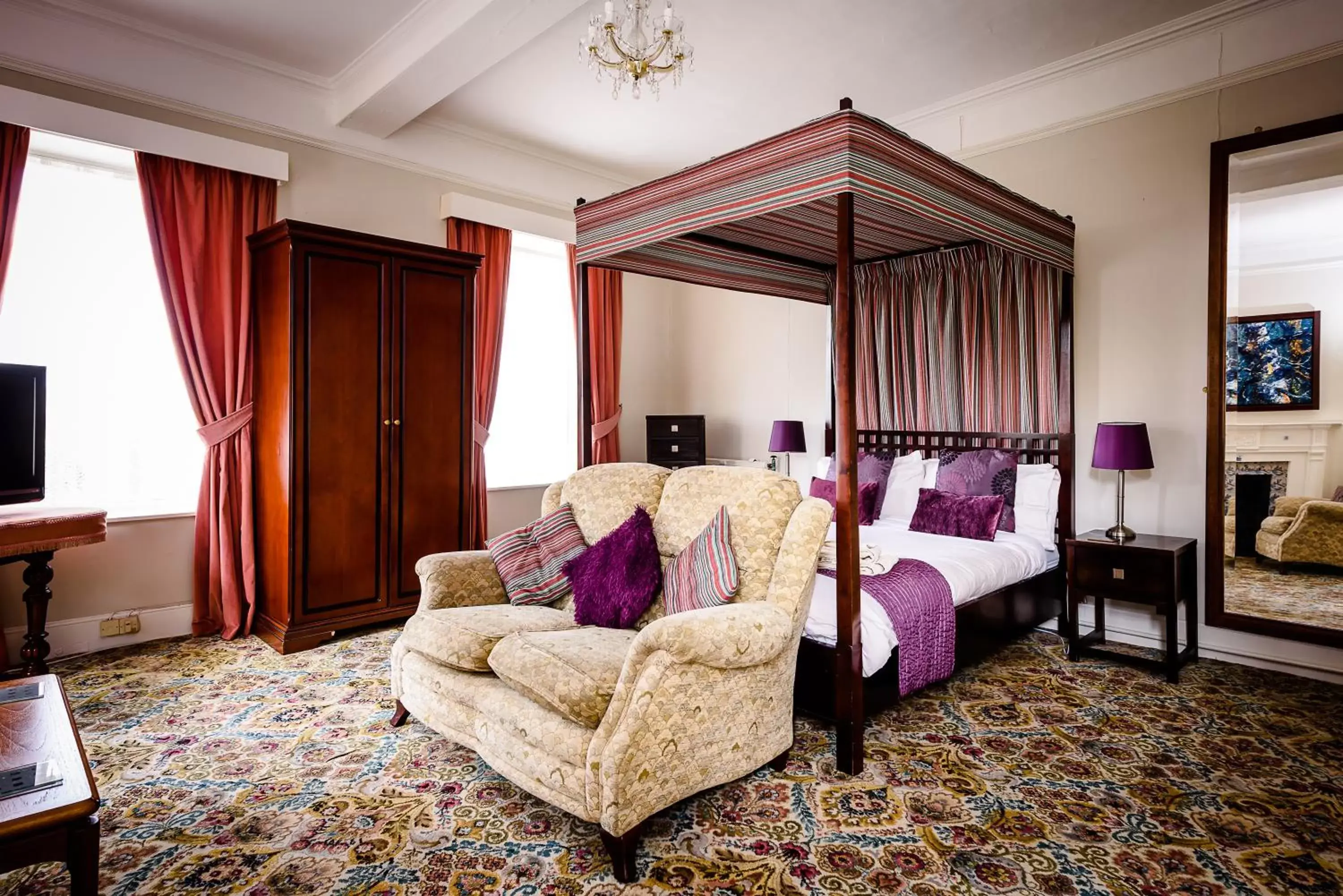 Photo of the whole room, Bed in Mangreen Country House