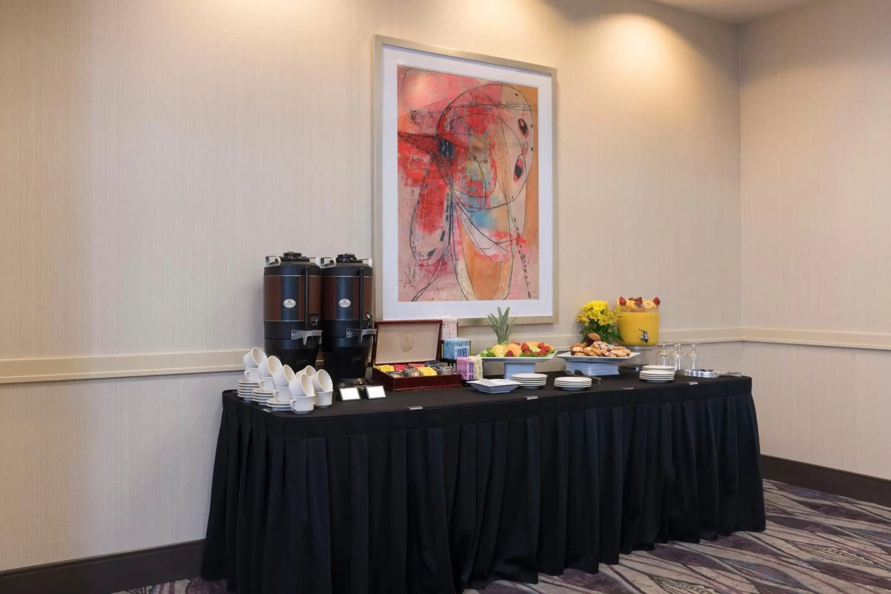 Meeting/conference room in Holiday Inn Chicago - Elk Grove, an IHG Hotel