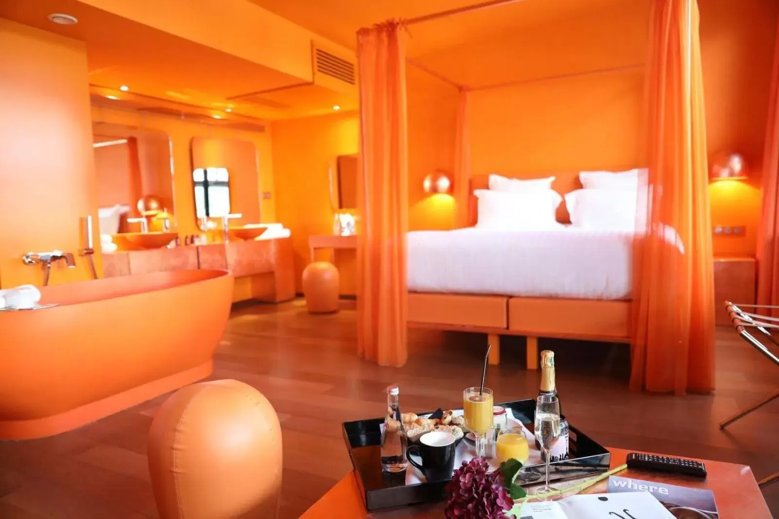 Bedroom in Hotel OFF Paris Seine