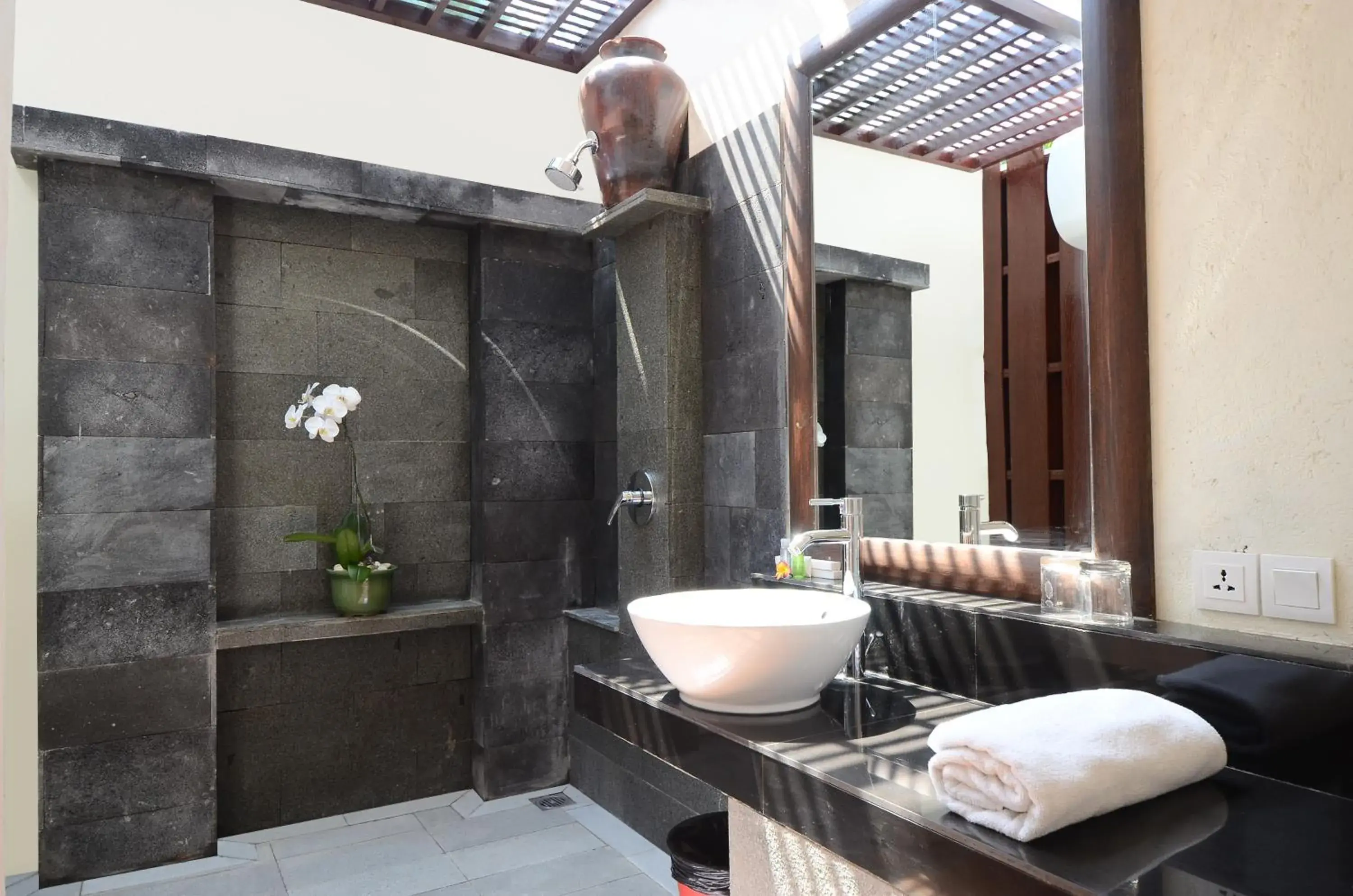 Shower, Bathroom in Bali Breezz Hotel