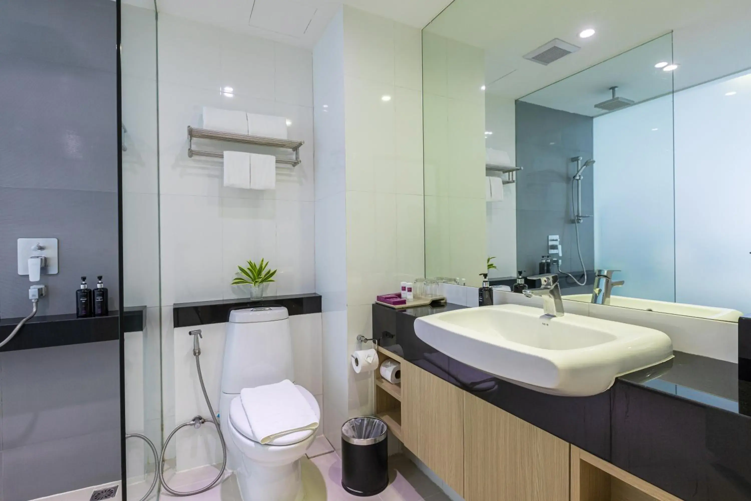 Bathroom in Hotel Icon Bangkok Sukhumvit 2