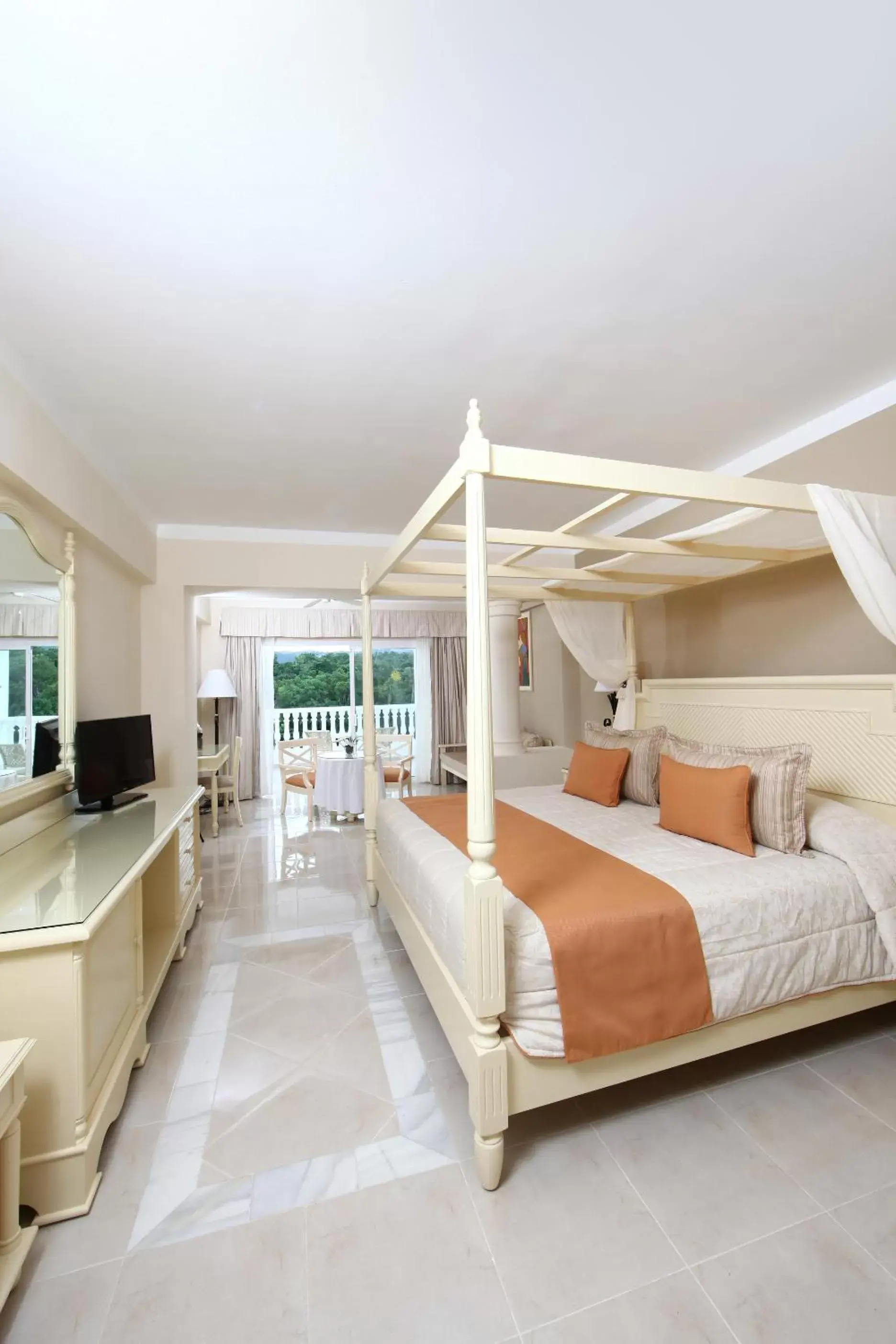 Bed, Bunk Bed in Bahia Principe Grand Aquamarine - Adults Only All Inclusive