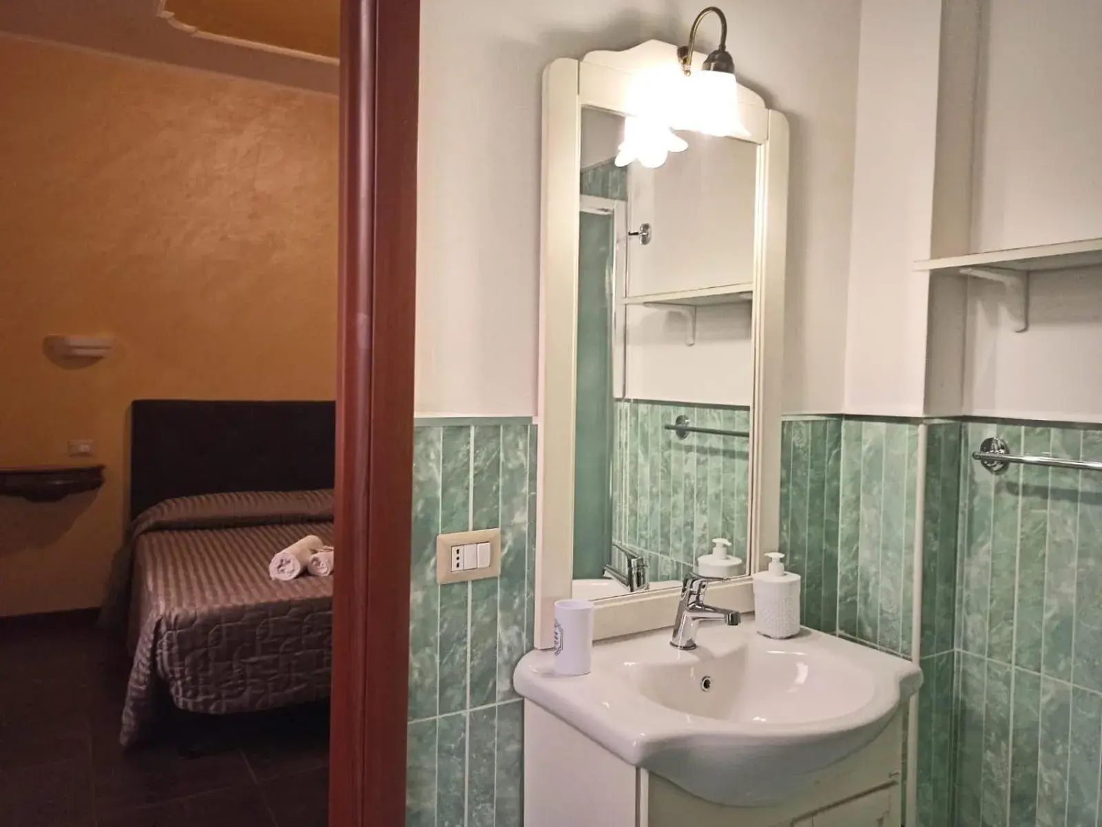 Bathroom in Domina Popolo