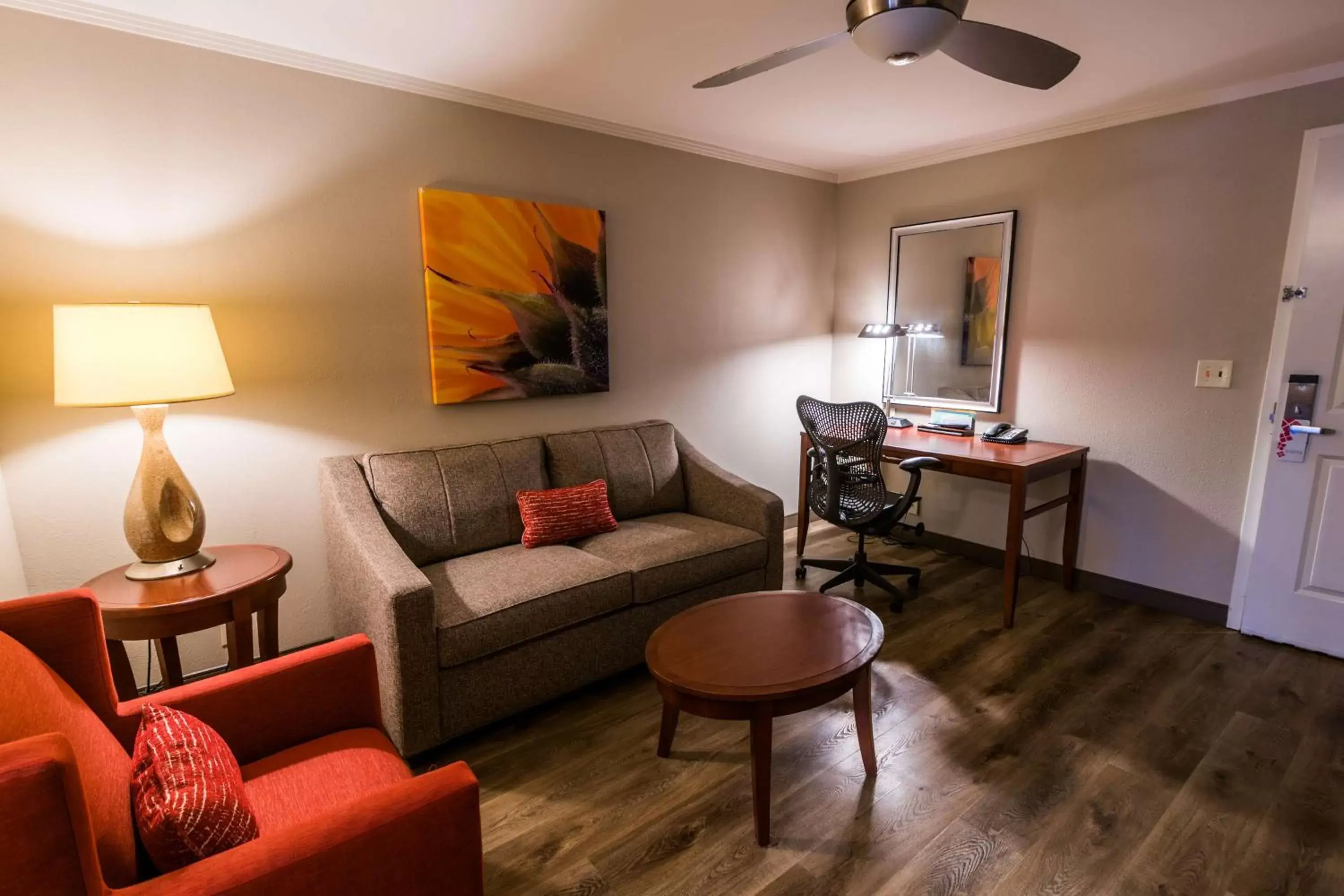 Bedroom, Seating Area in Hilton Garden Inn Bowling Green