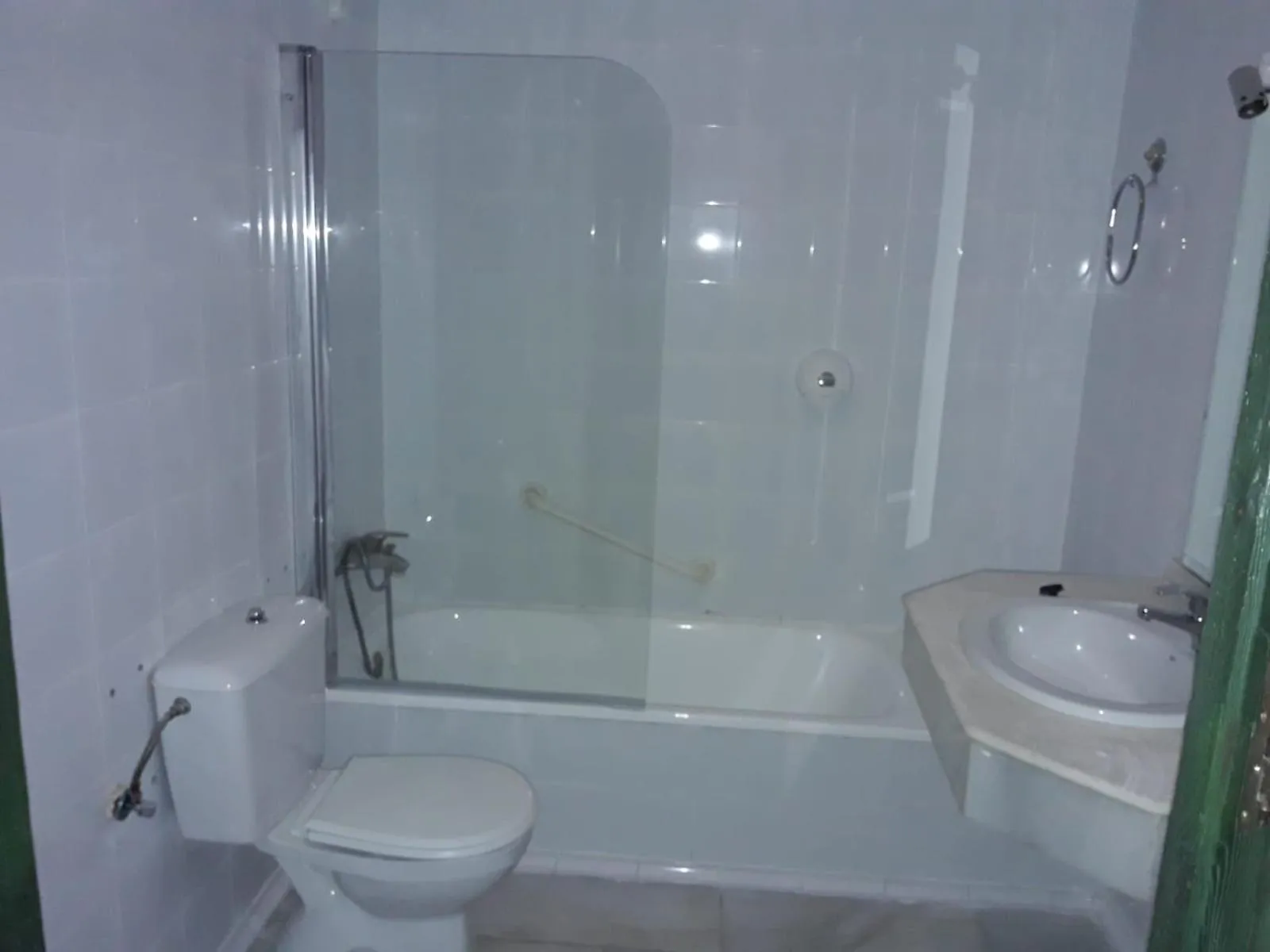 Shower in Sabiñanigo Camp & Hotel