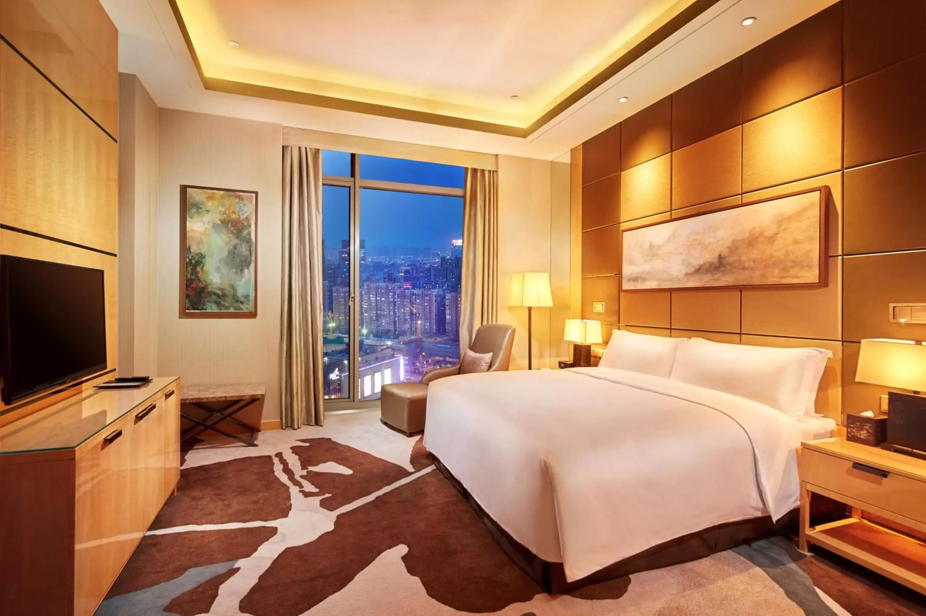 Bed in DoubleTree by Hilton Hangzhou East