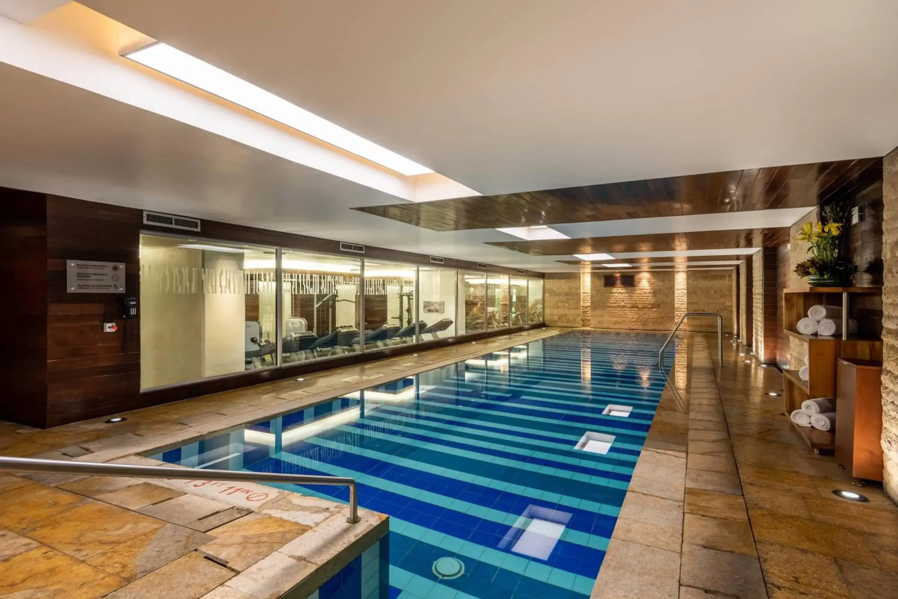 Swimming Pool in Bogotá Marriott Hotel