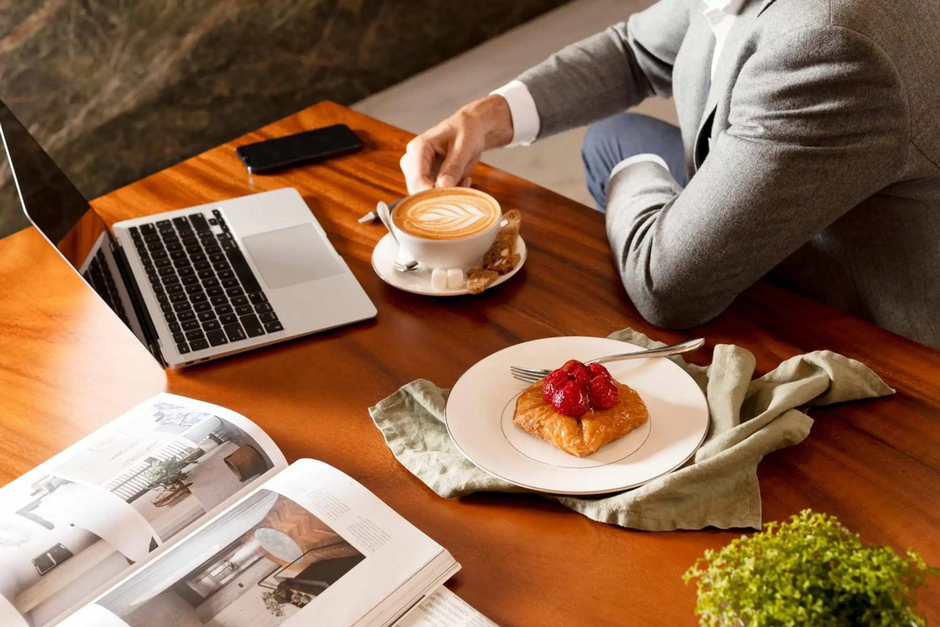 Food and drinks in Sheraton Hong Kong Tung Chung Hotel