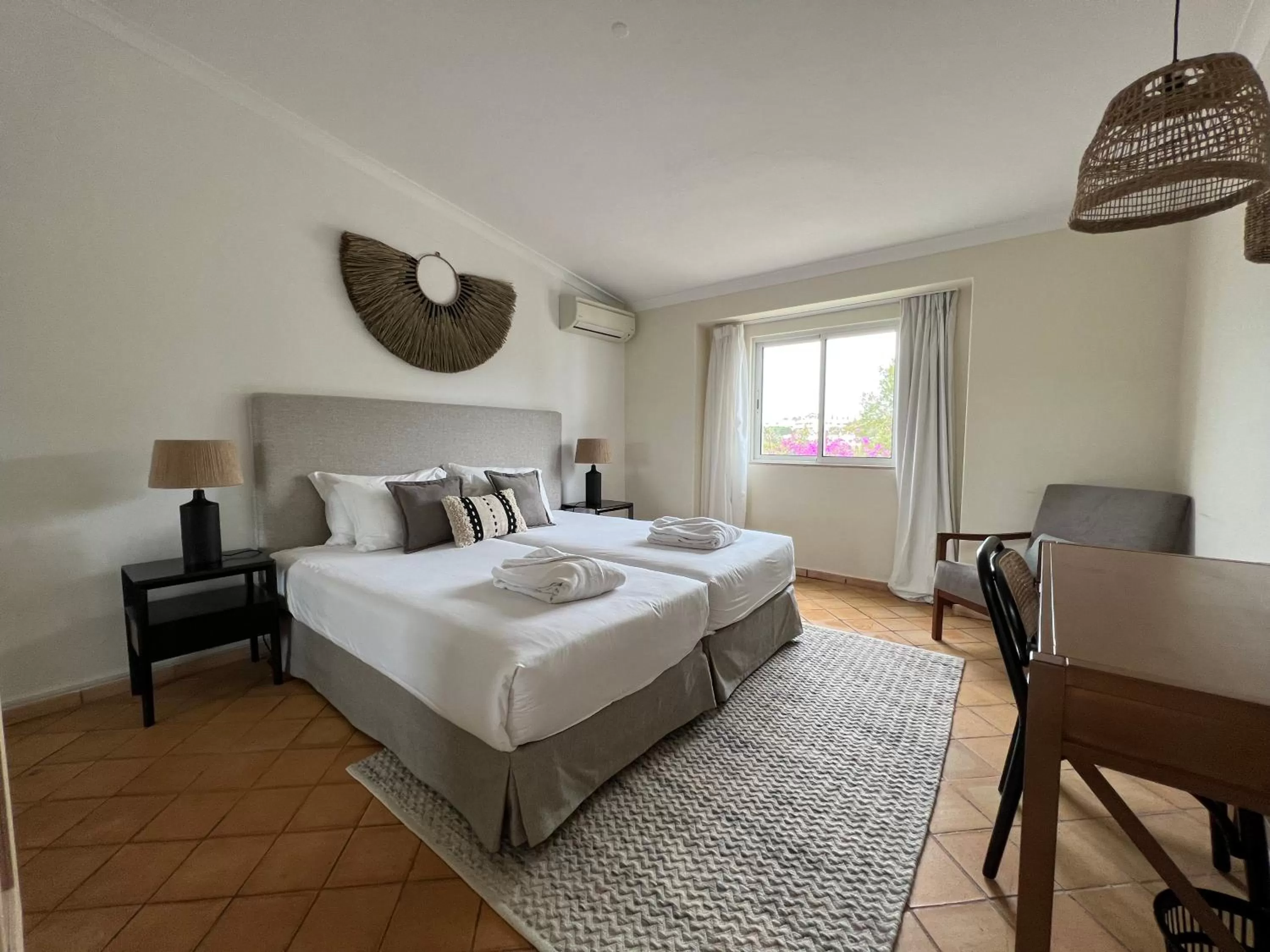 Bedroom, Bed in Pestana Palm Gardens