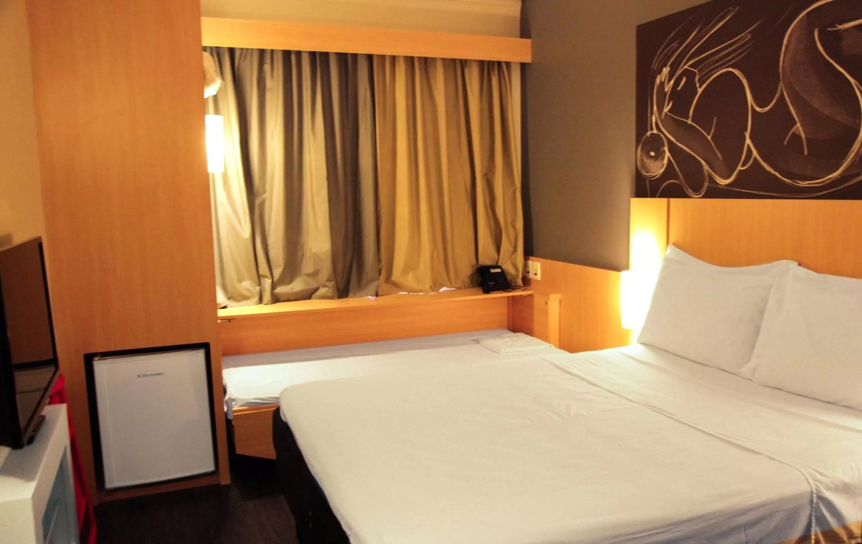 Photo of the whole room, Bed in Ibis Bacabal