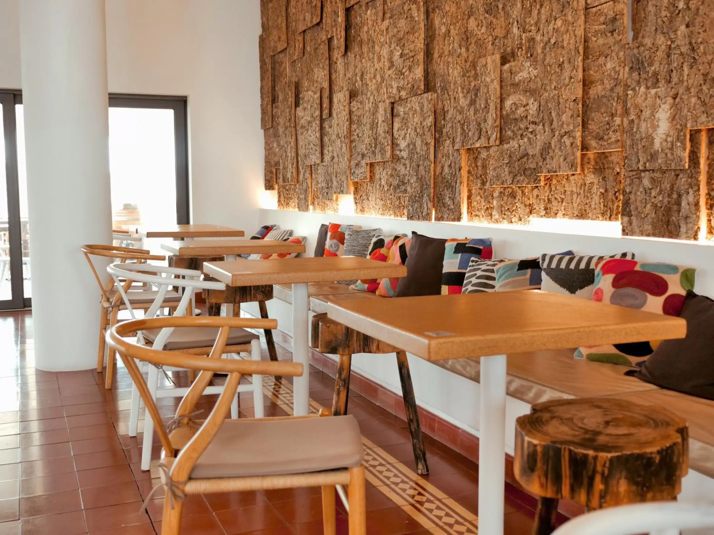 Restaurant/places to eat in ECORKHOTEL Evora