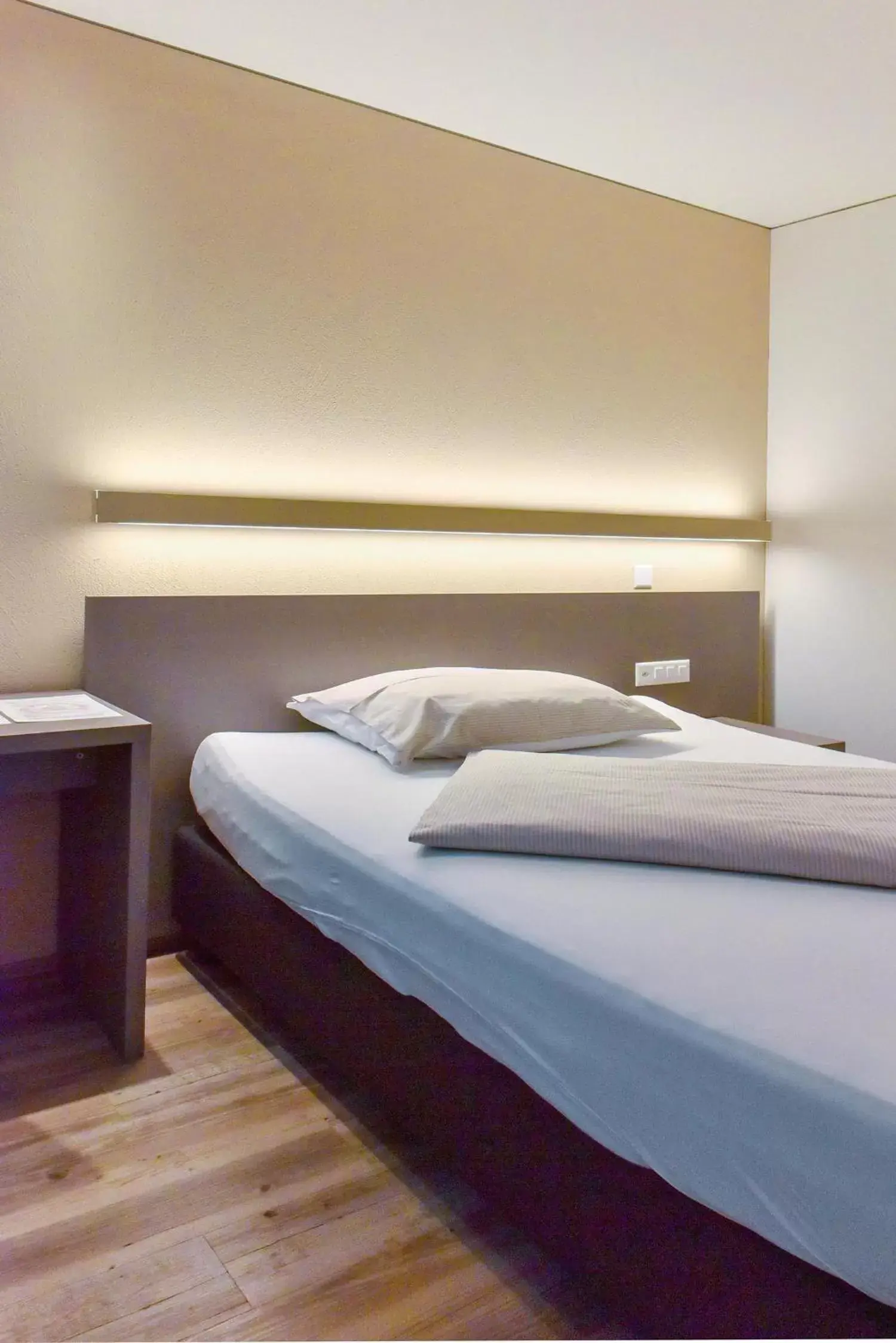 Bed in Hotel am Kreisel: Self-Service Check-In Hotel