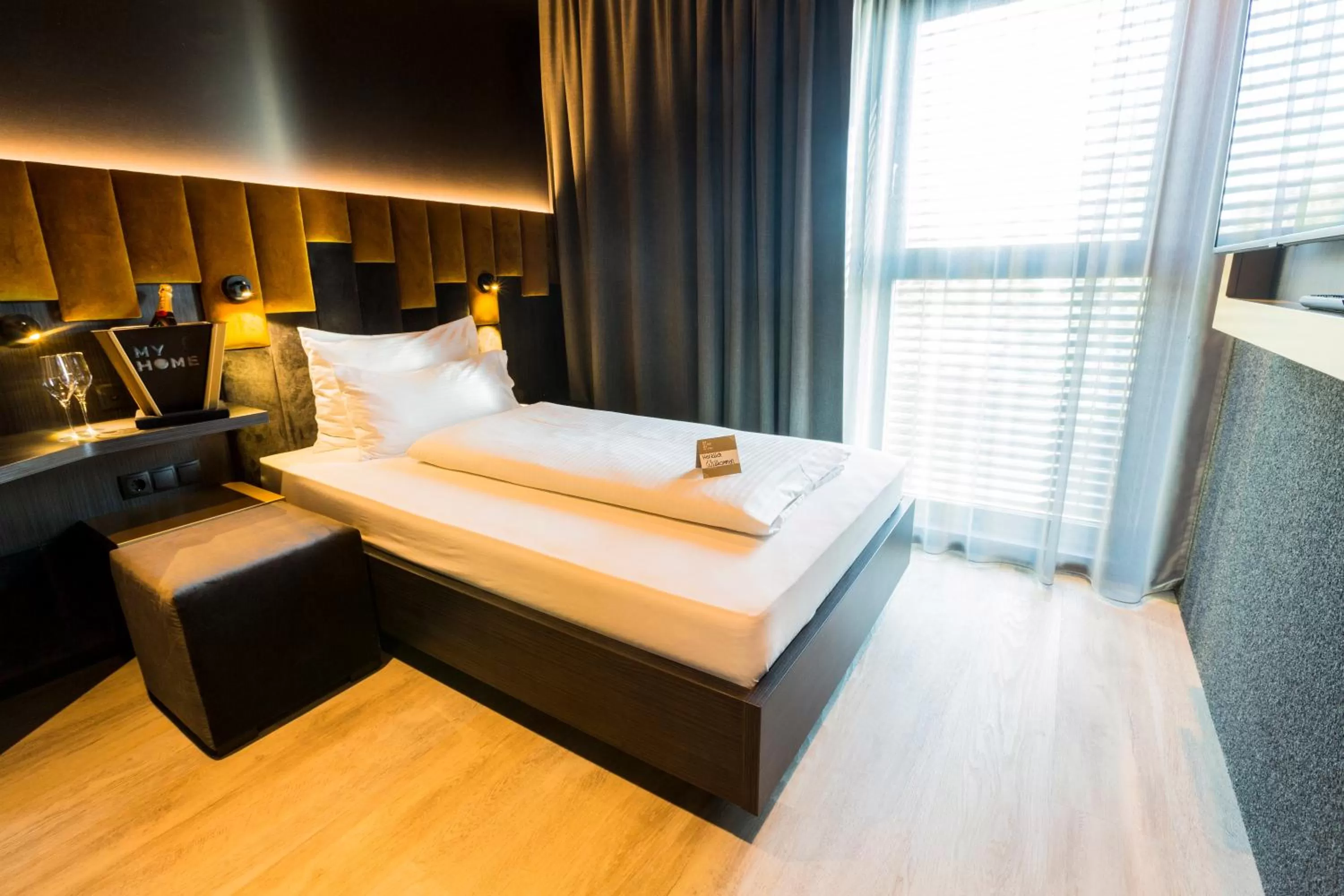 Photo of the whole room, Bed in MY HOME MY HOTEL Rosenheim