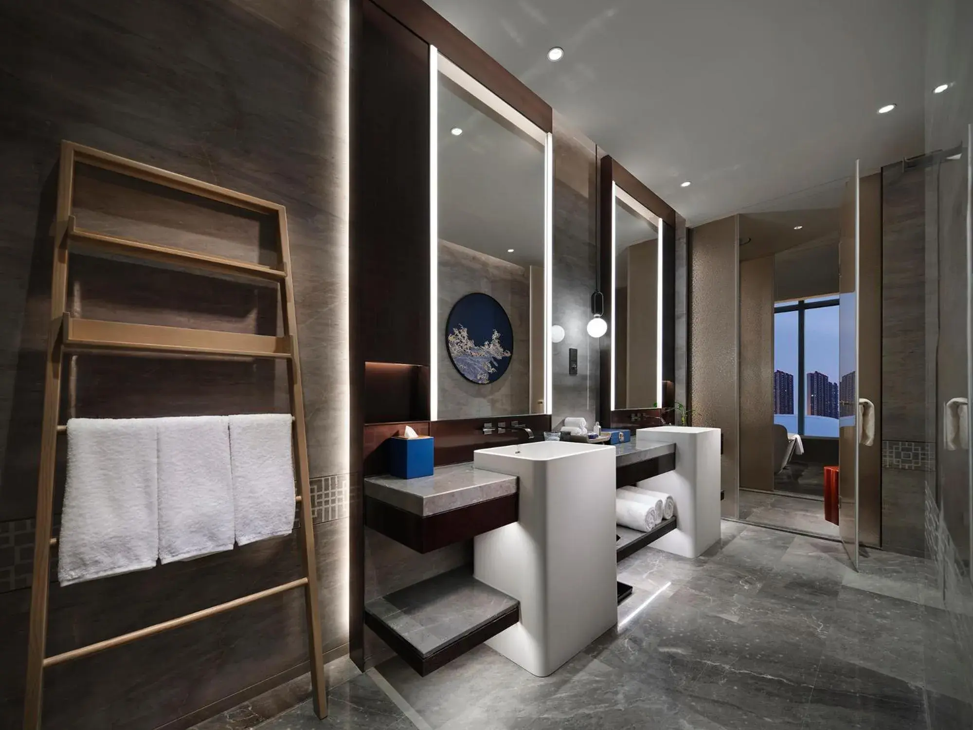 Shower, Lobby/Reception in HUALUXE Nanjing Yangtze River, an IHG Hotel