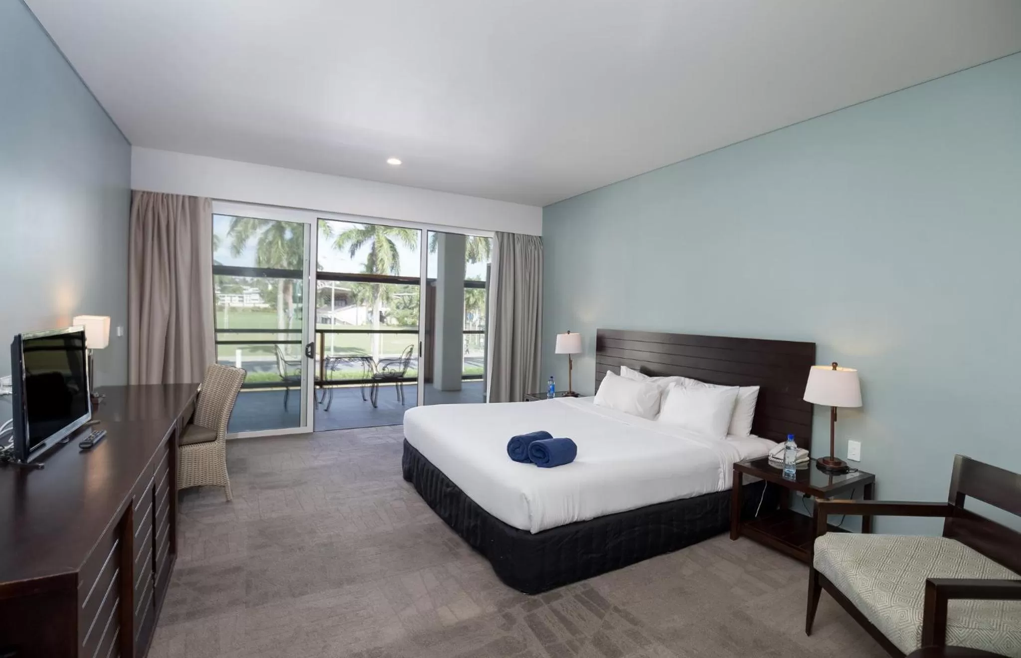 Photo of the whole room, Bed in Grand Pacific Hotel