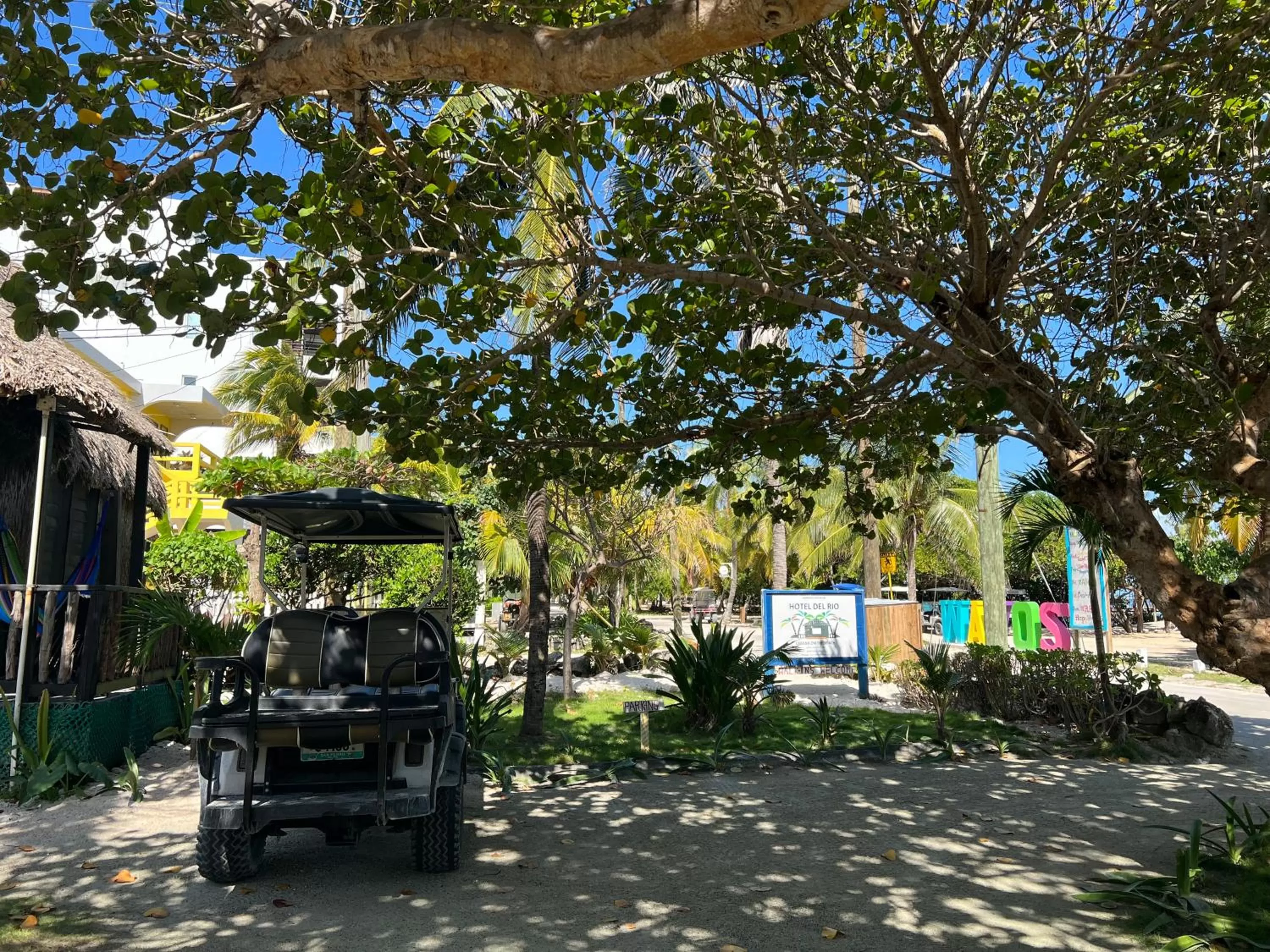 Parking in Hotel Del Rio