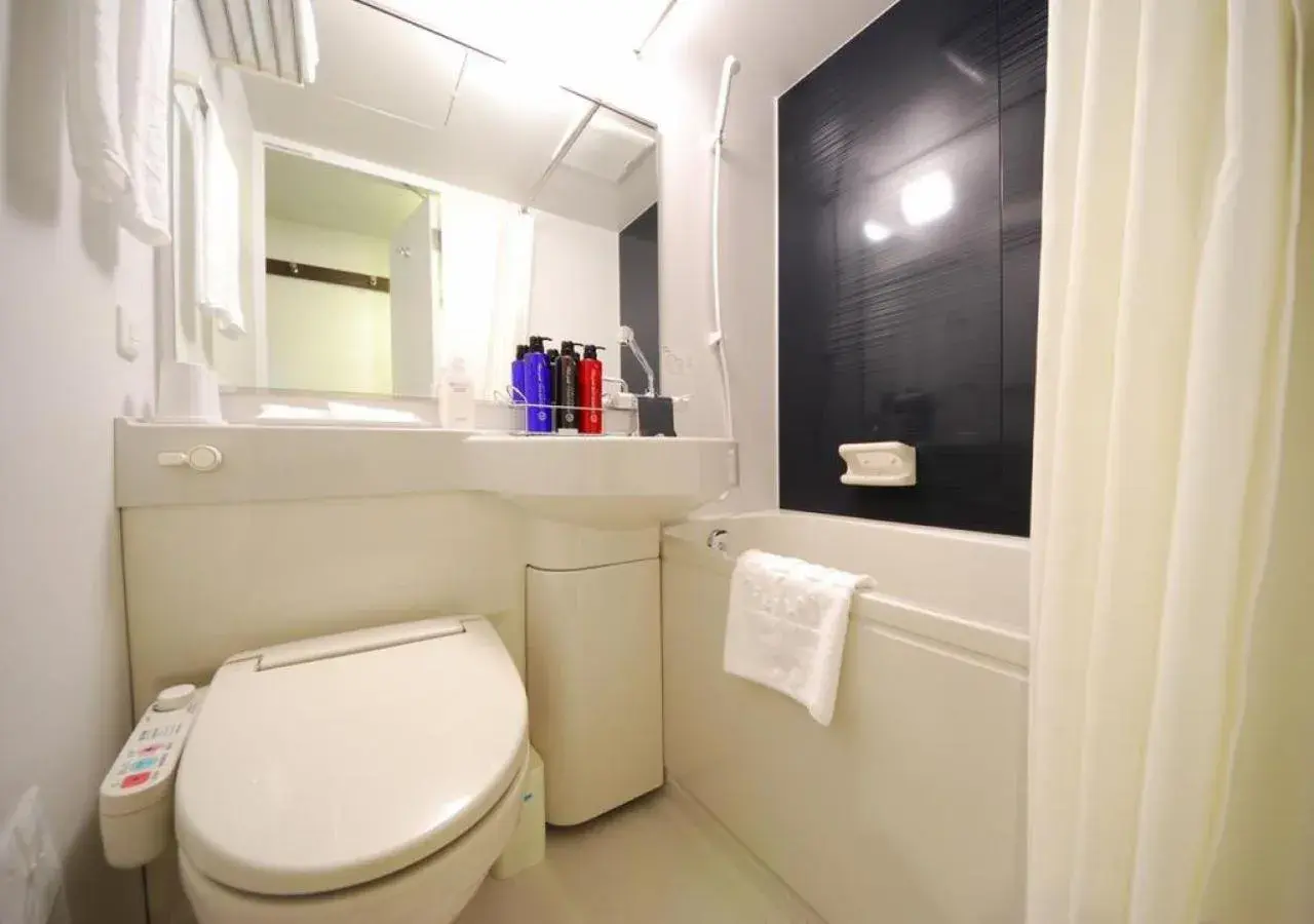 Toilet, Bathroom in Sotetsu Fresa Inn Hamamatsucho-Daimon