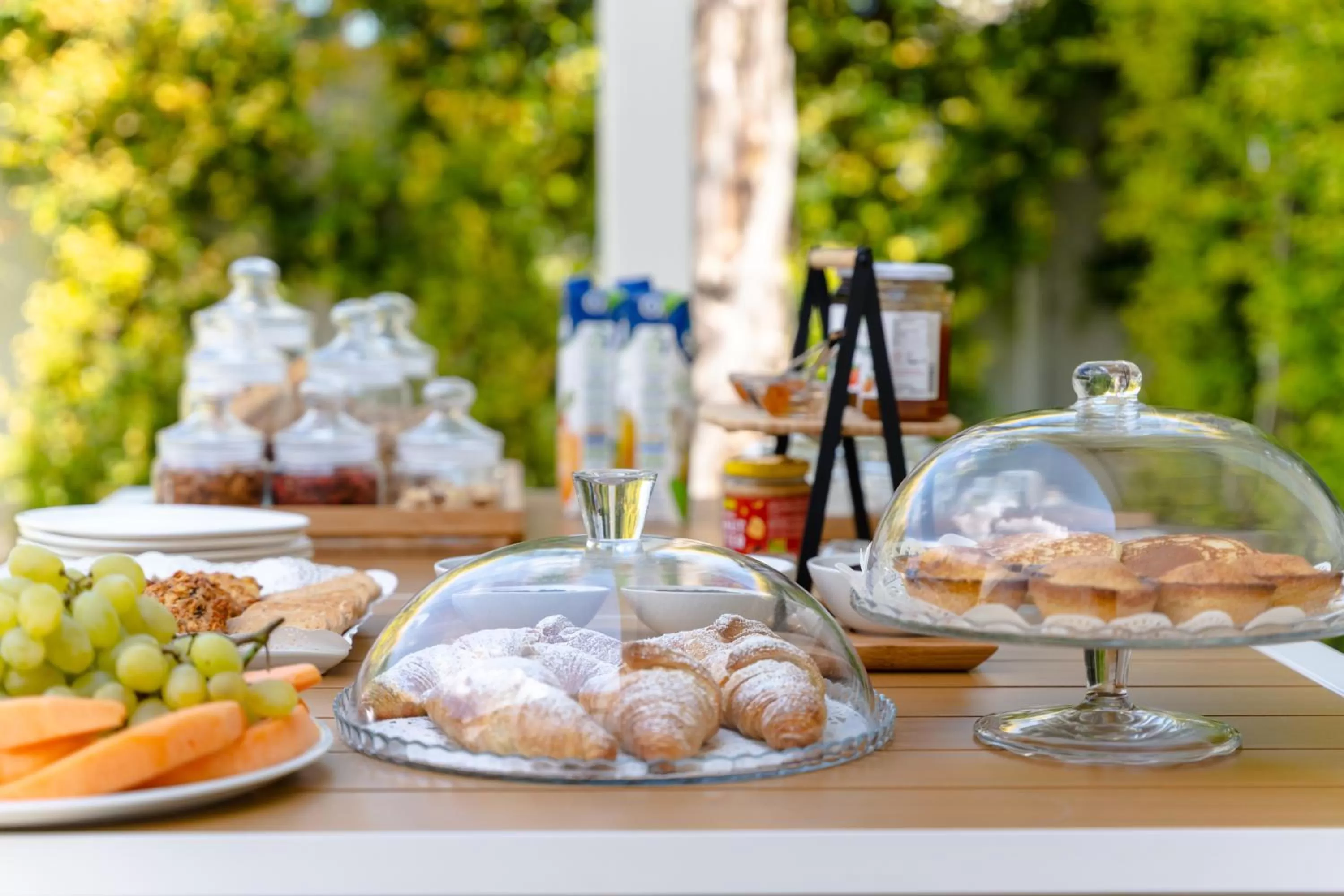 Food and drinks, Food in Daline Holiday Rooms