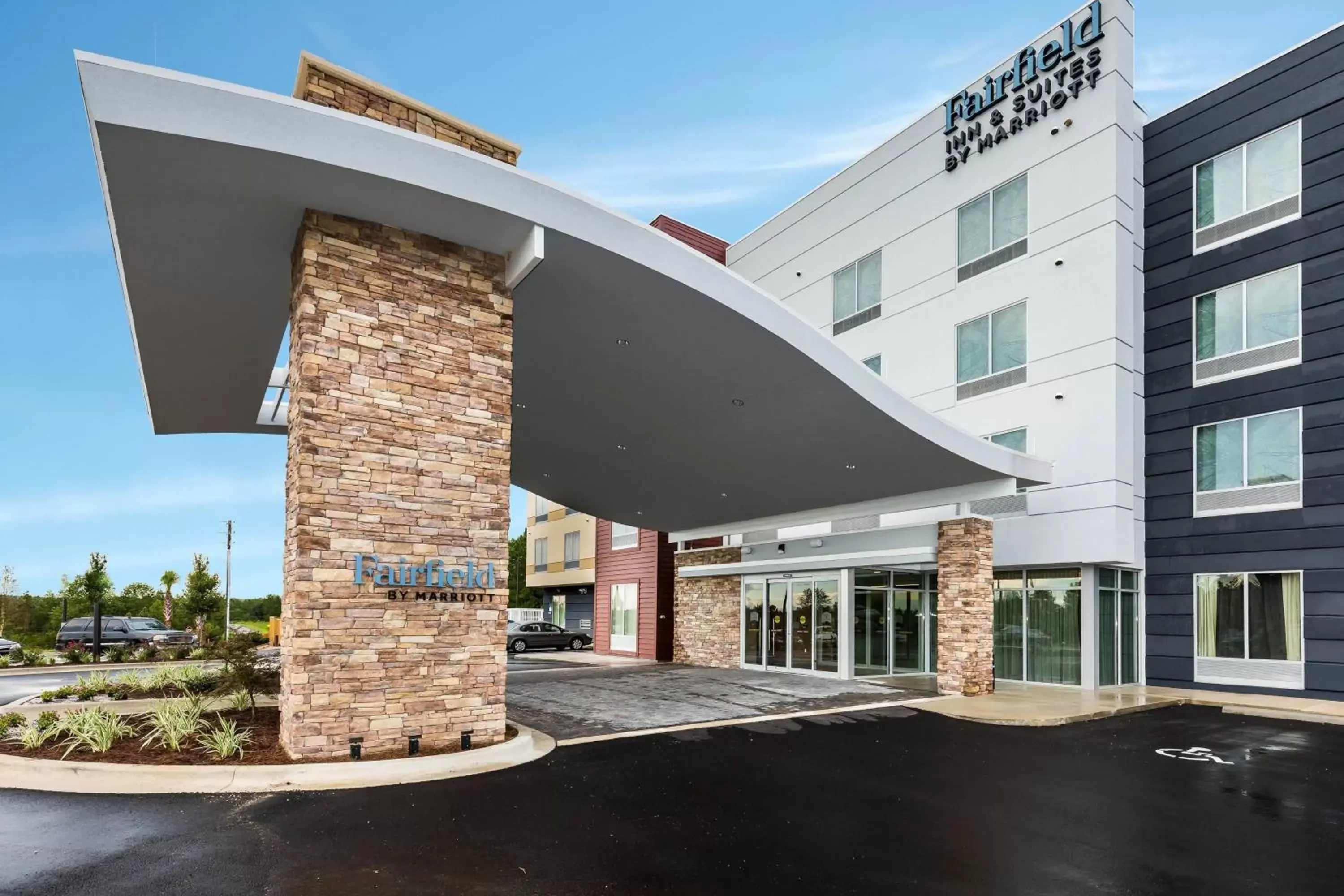 Property Building in Fairfield Inn & Suites by Marriott Crestview