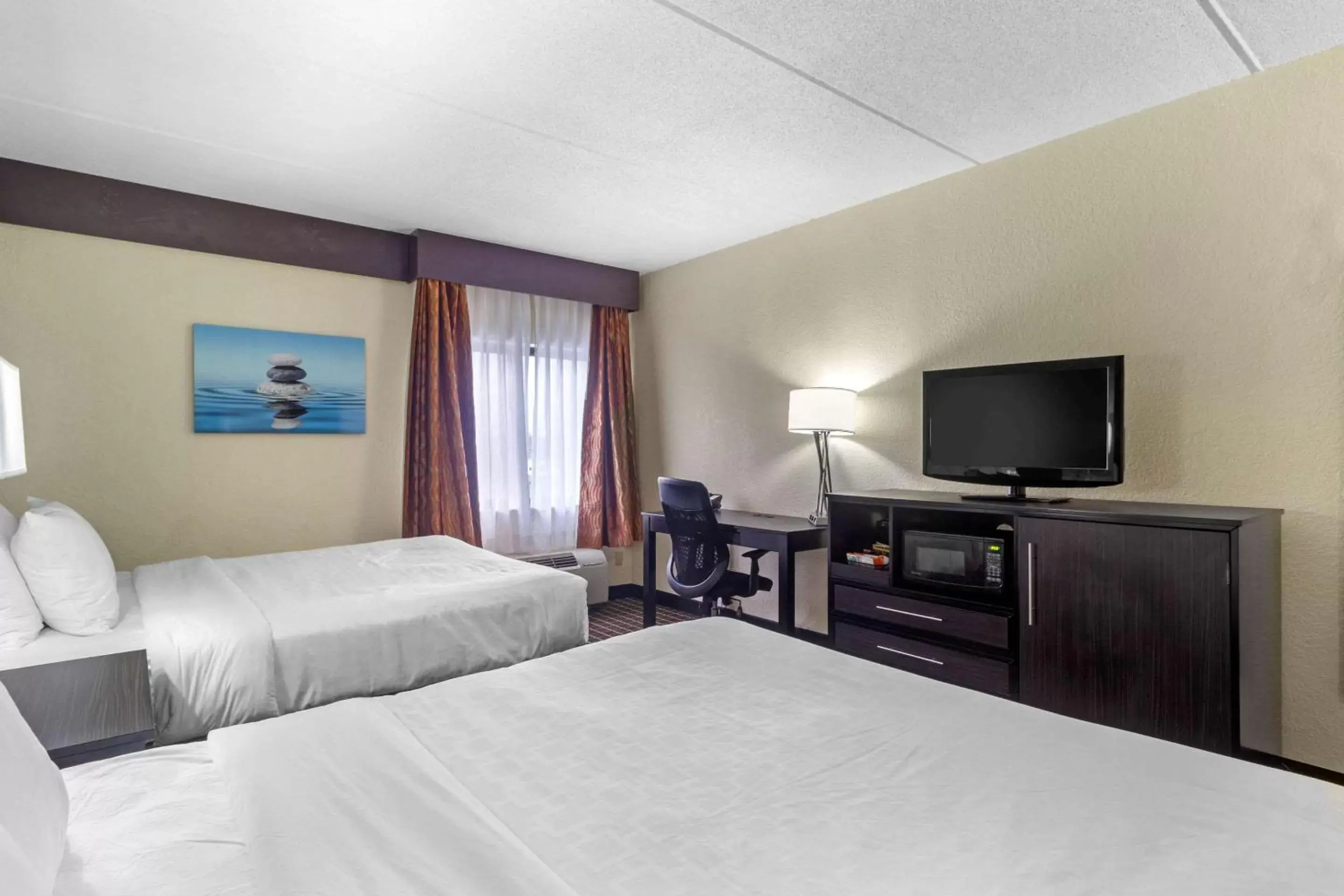Photo of the whole room, Bed in Sleep Inn & Suites West Knoxville