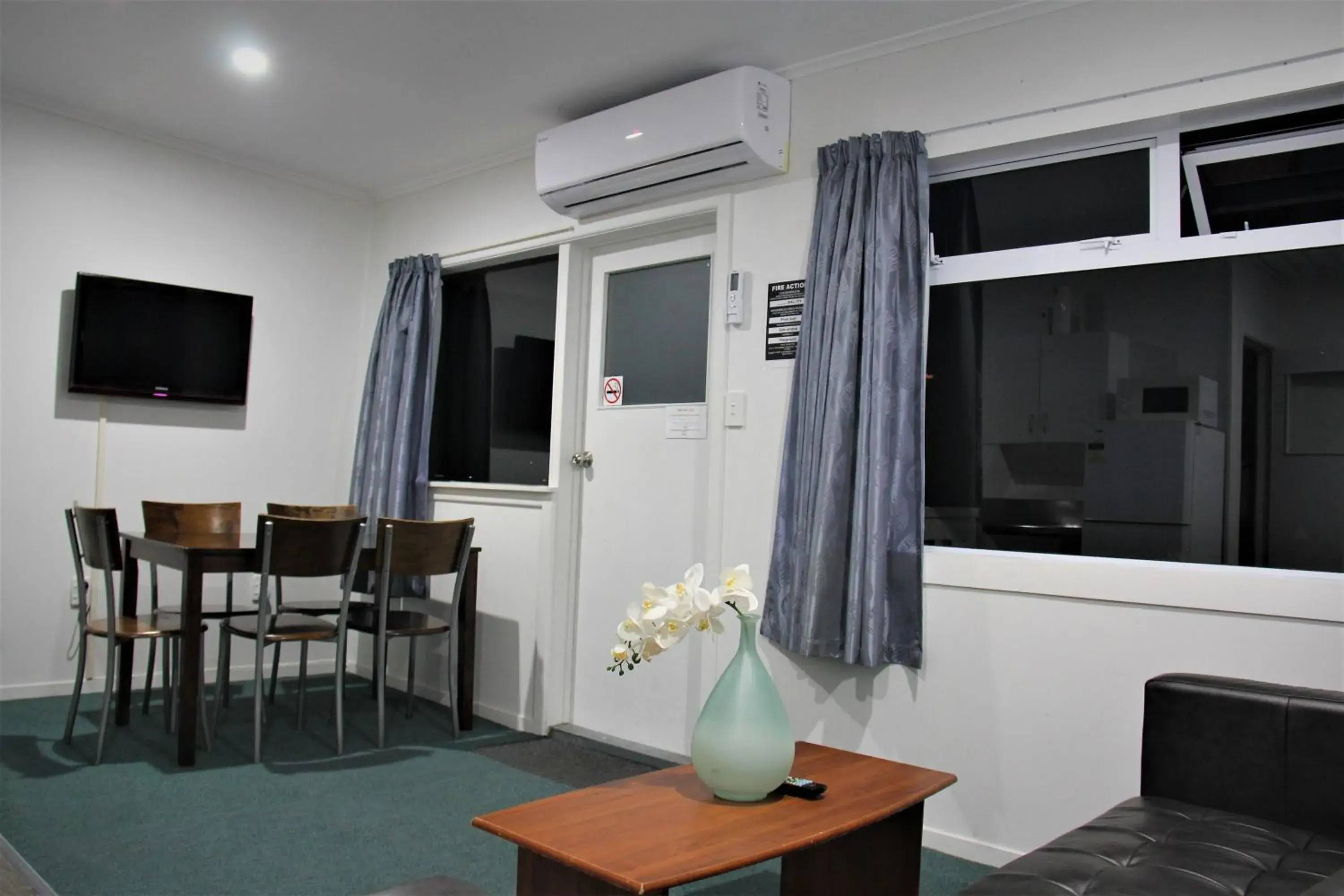 Standard Two-Bedroom Apartment in Rotorua Hideaway Lodge