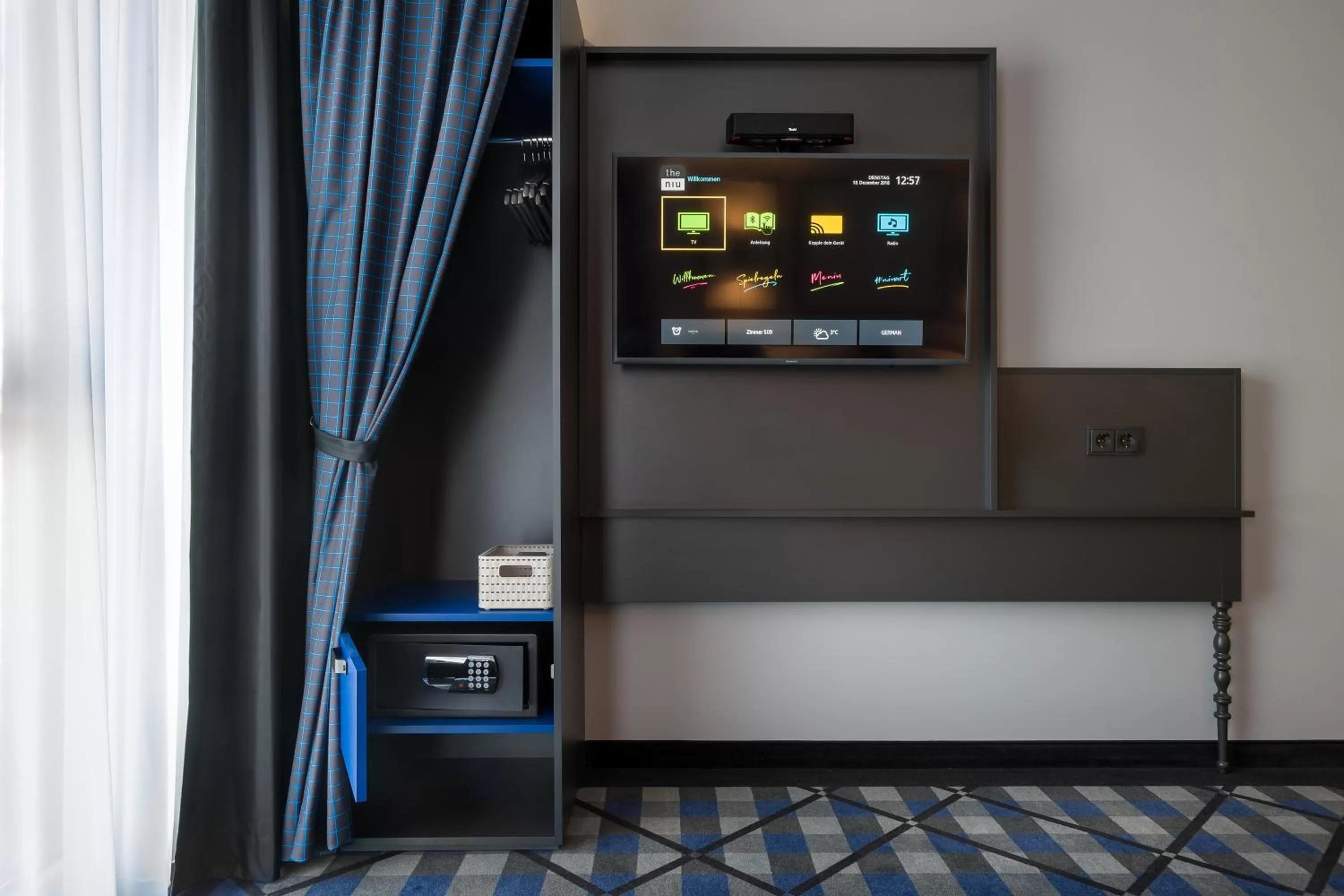 TV and multimedia in Holiday Inn - the niu, Square Mannheim by IHG