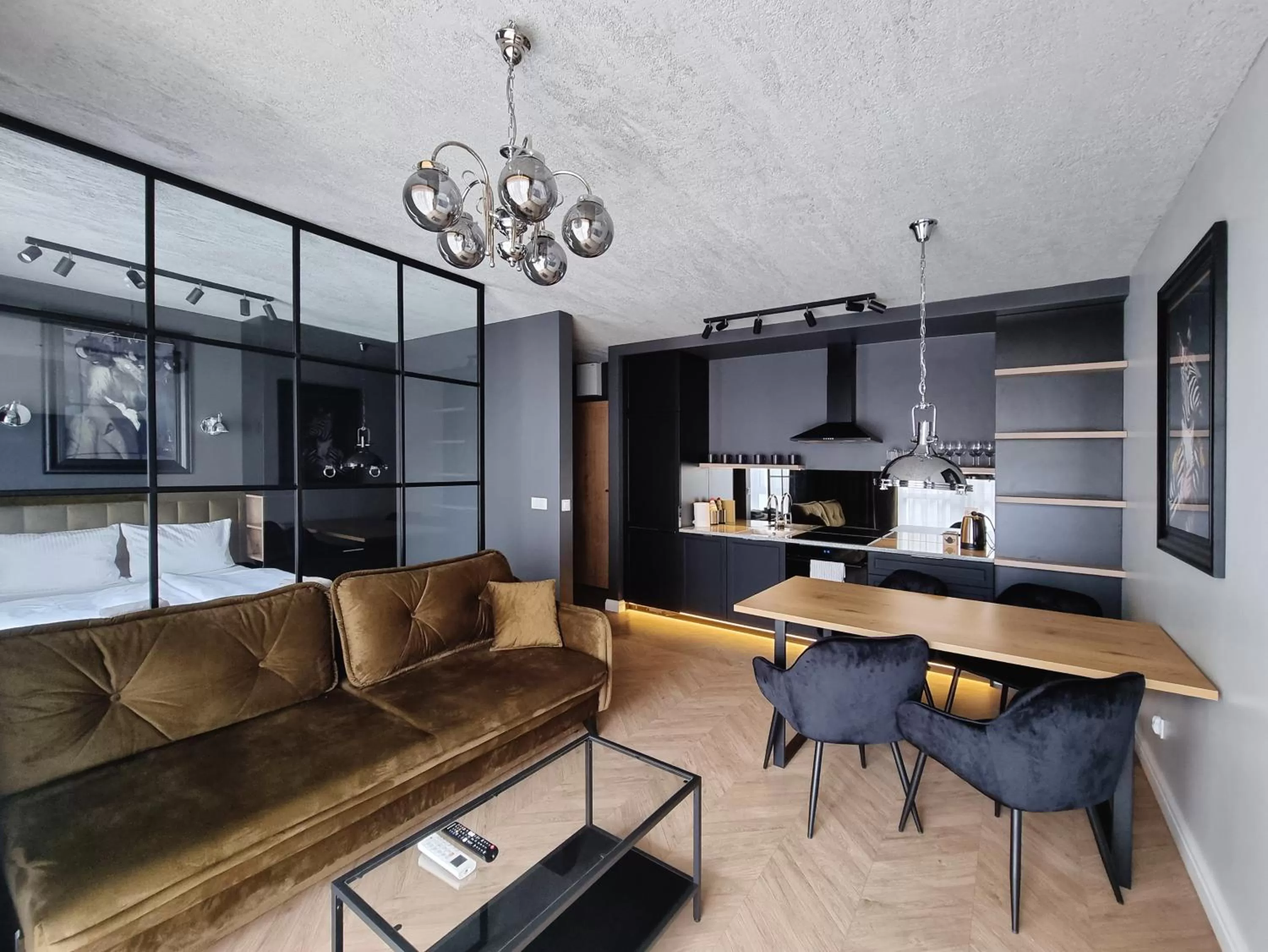 Text overlay in Silesia Aparthotel