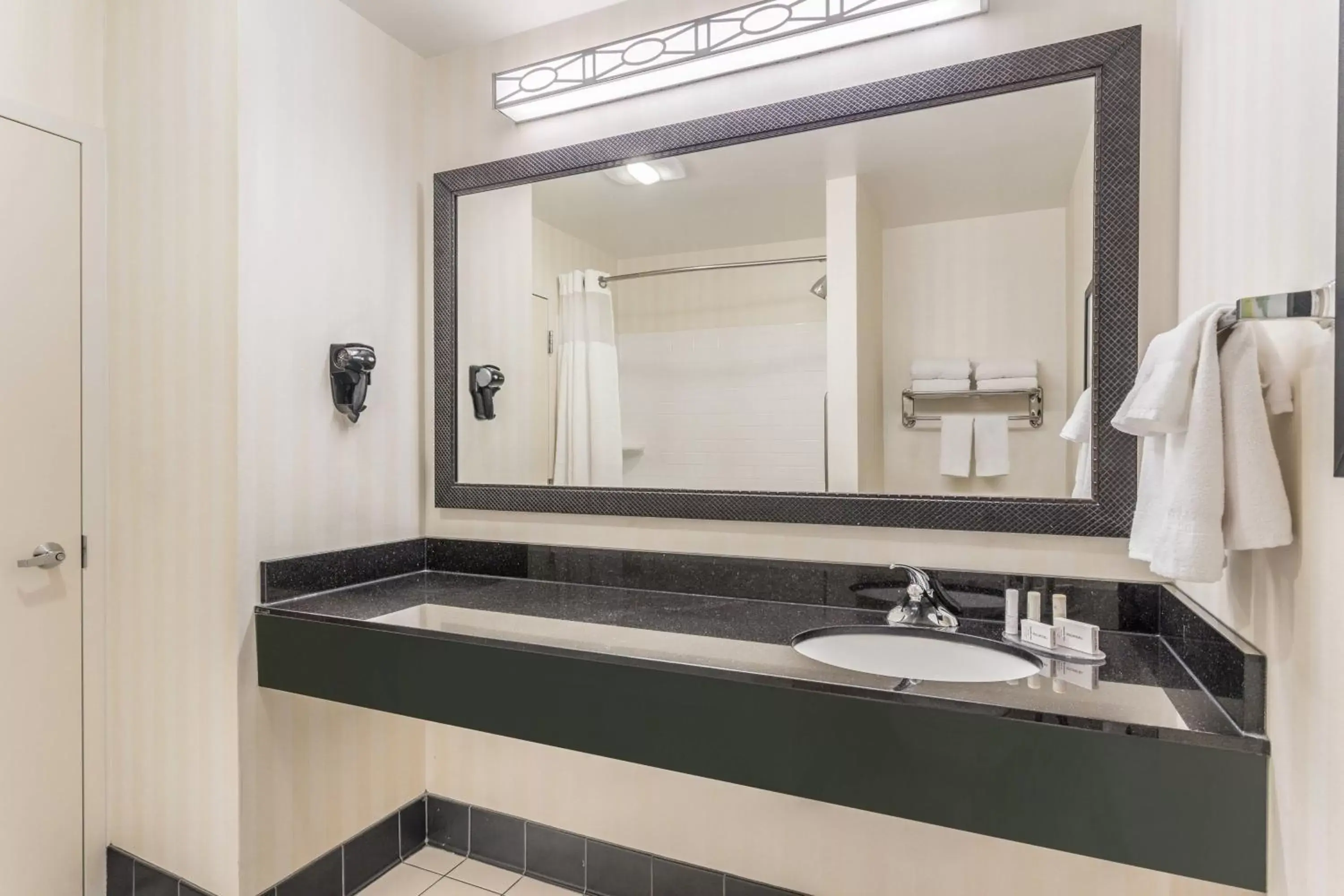 Bathroom in Fairfield Inn and Suites by Marriott Madison East