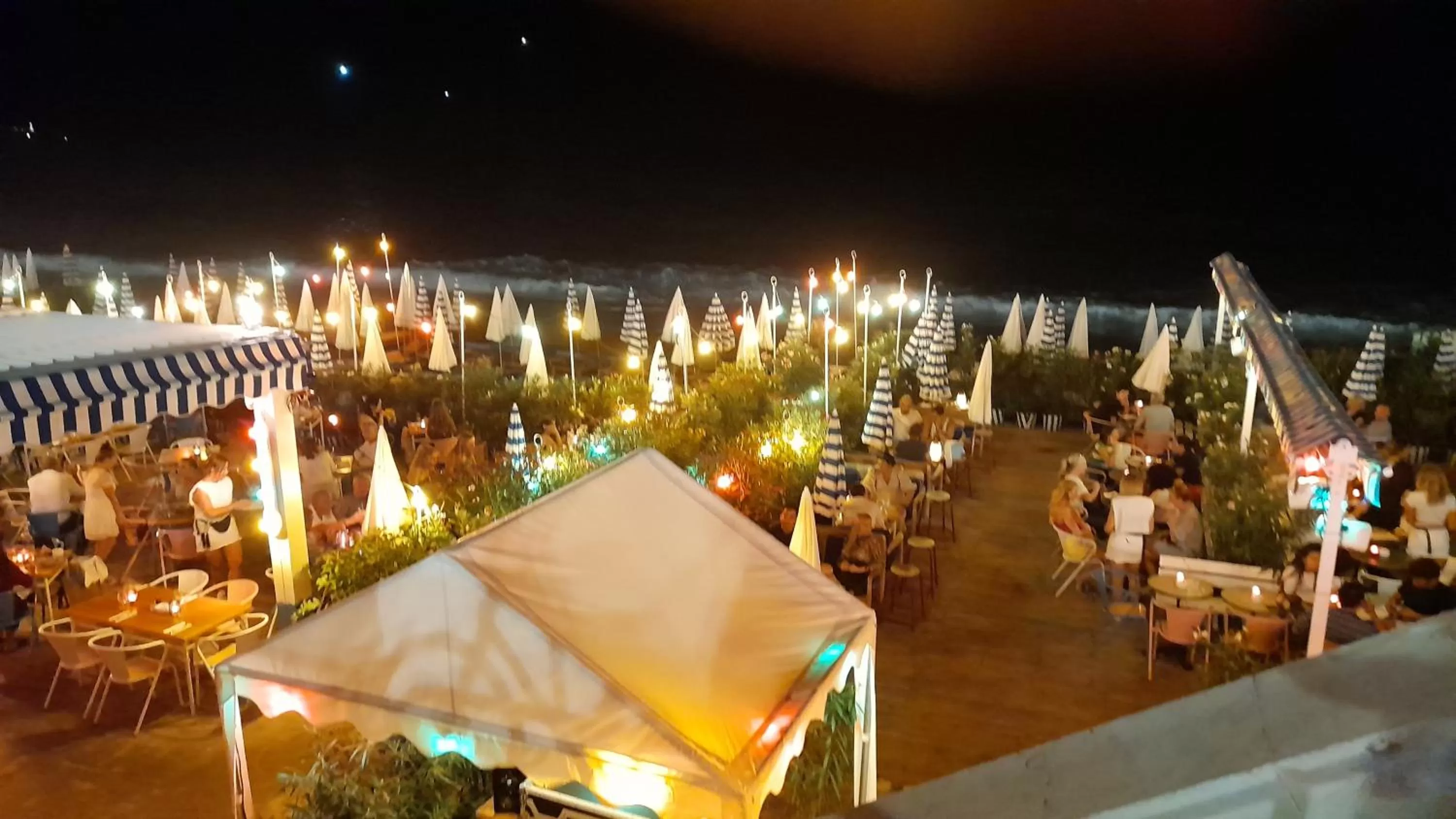 HARMONIA Annie BEAU 2 Pieces Atypique 200 m à pied plage, mer, Promenade des anglais,