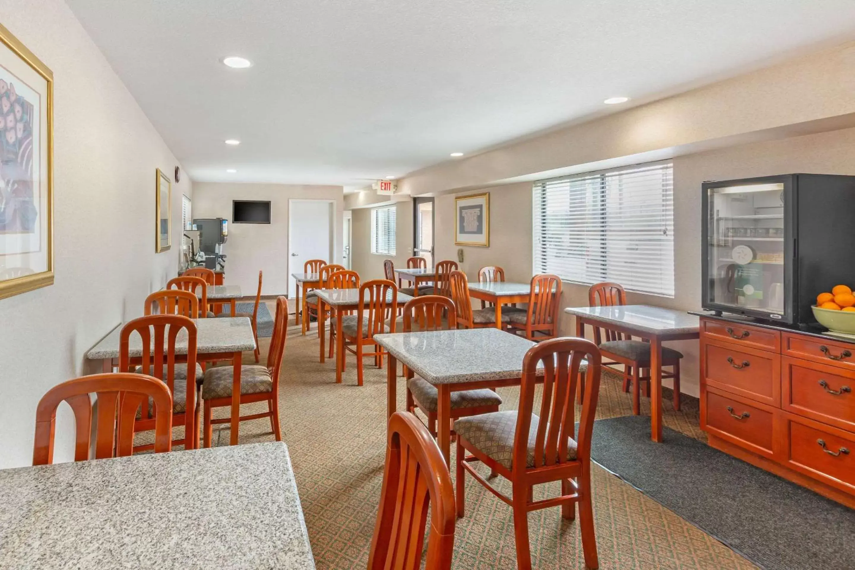 Restaurant/Places to Eat in Quality Inn & Suites Oceanside Near Camp Pendleton