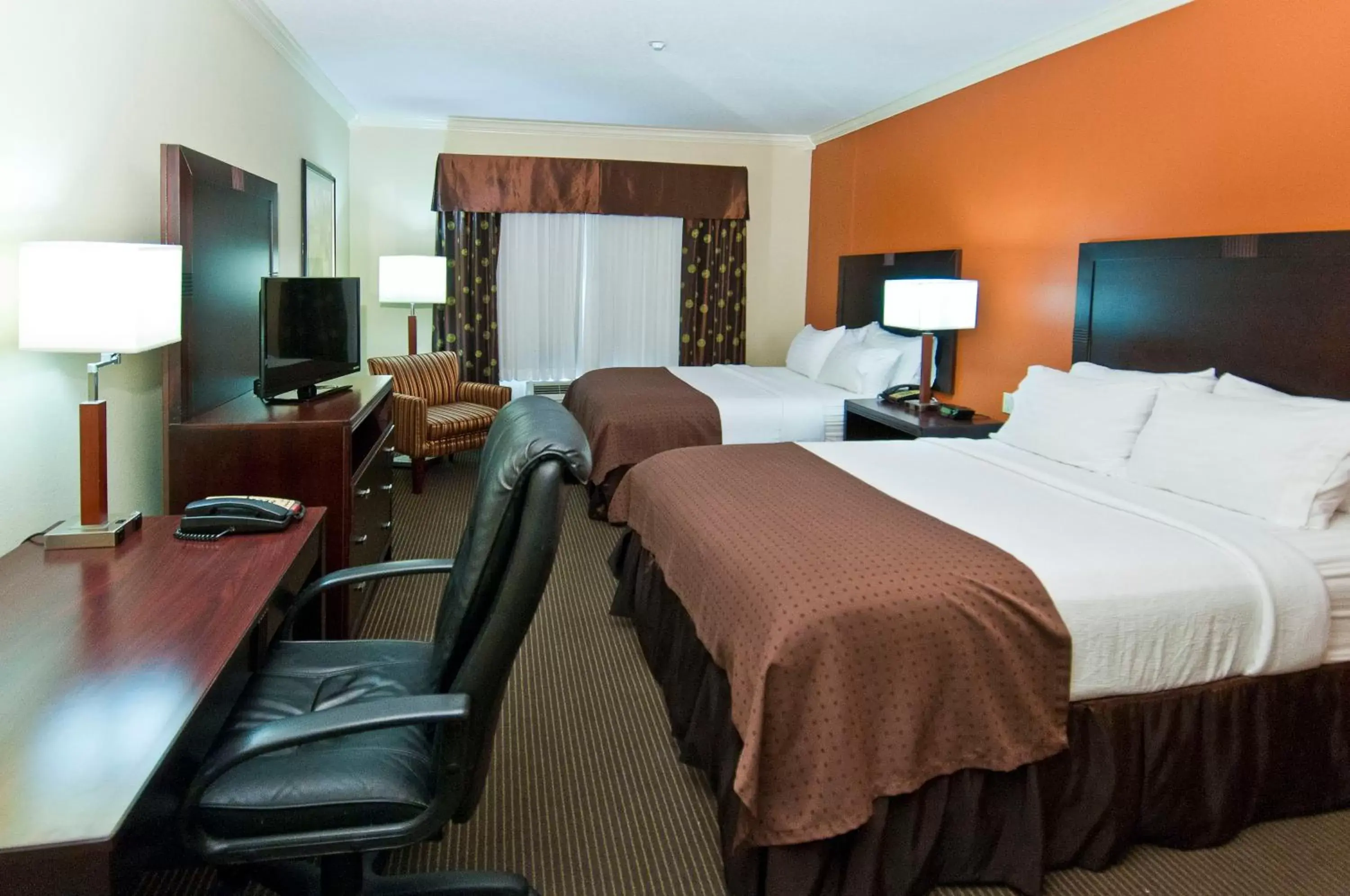 Photo of the whole room in Holiday Inn Hotel & Suites Lake Charles South, an IHG Hotel