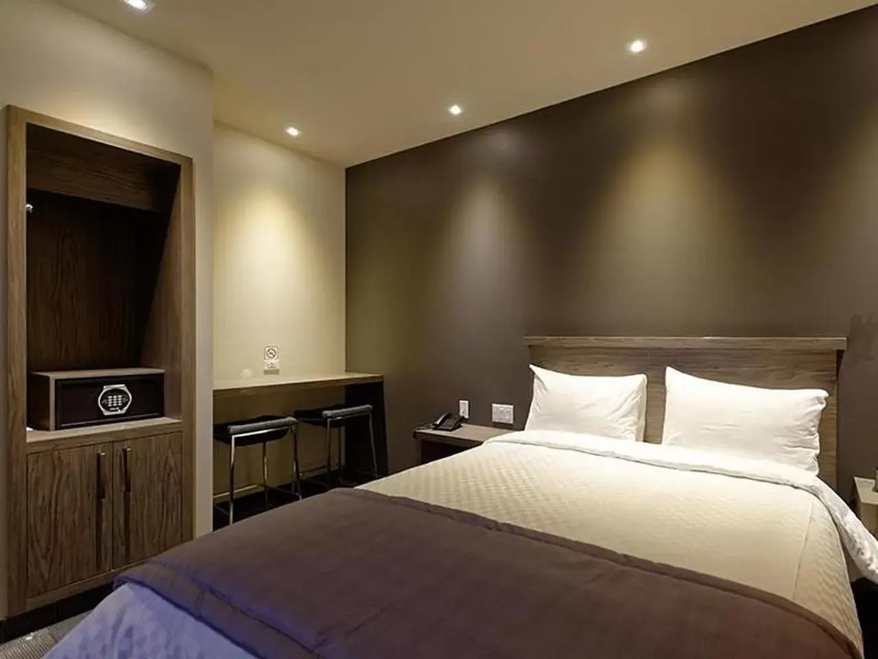 Bed in Hôtel Ô Laval Bed in Hôtel Ô Laval