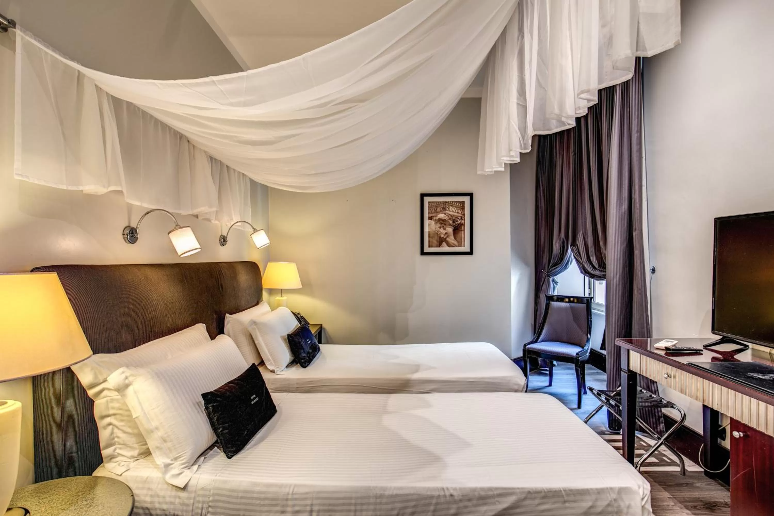 Bed in Hotel Giuggioli