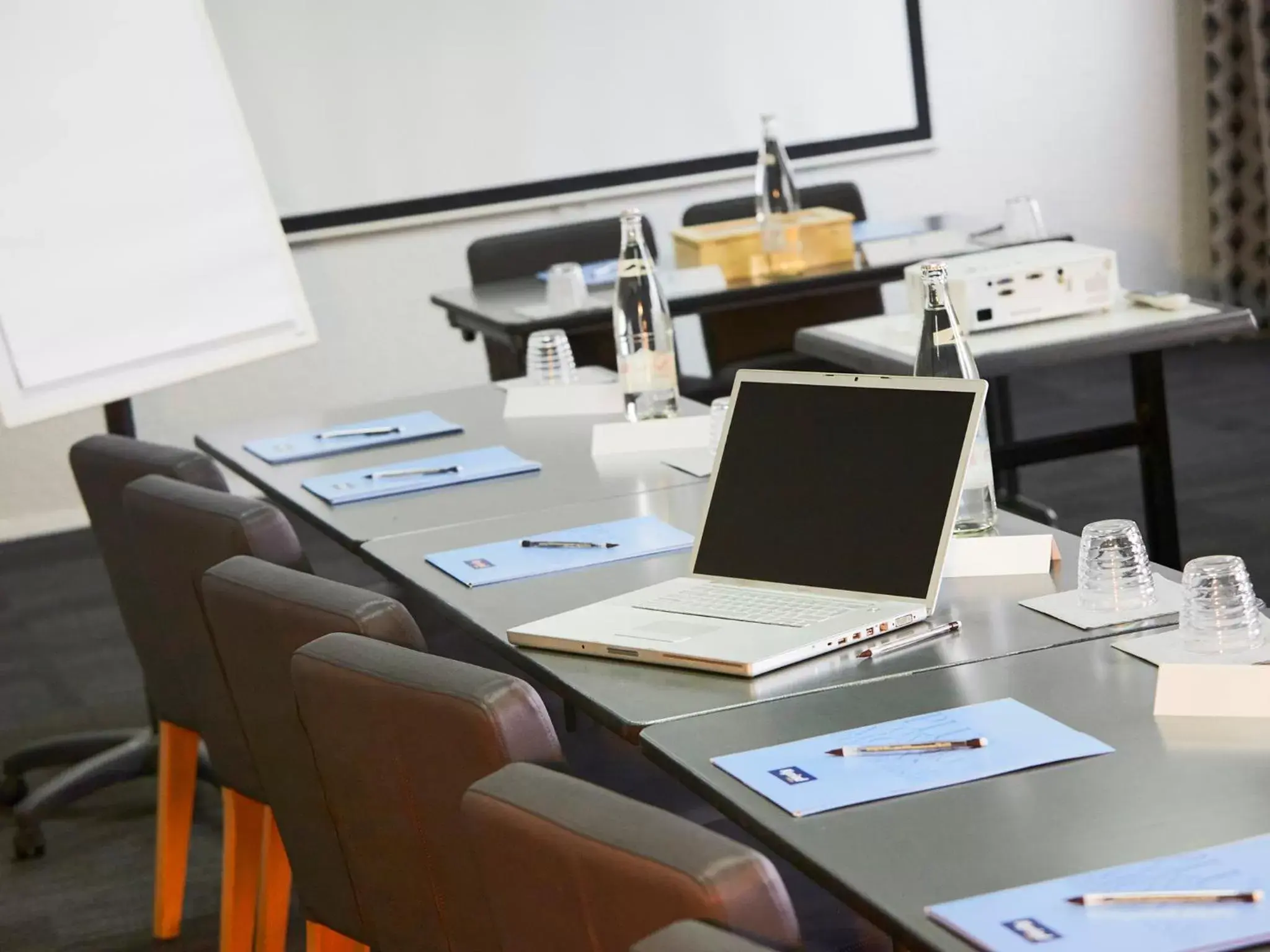 Meeting/conference room, Business Area/Conference Room in Kyriad Hôtel Orly Aéroport - Athis Mons