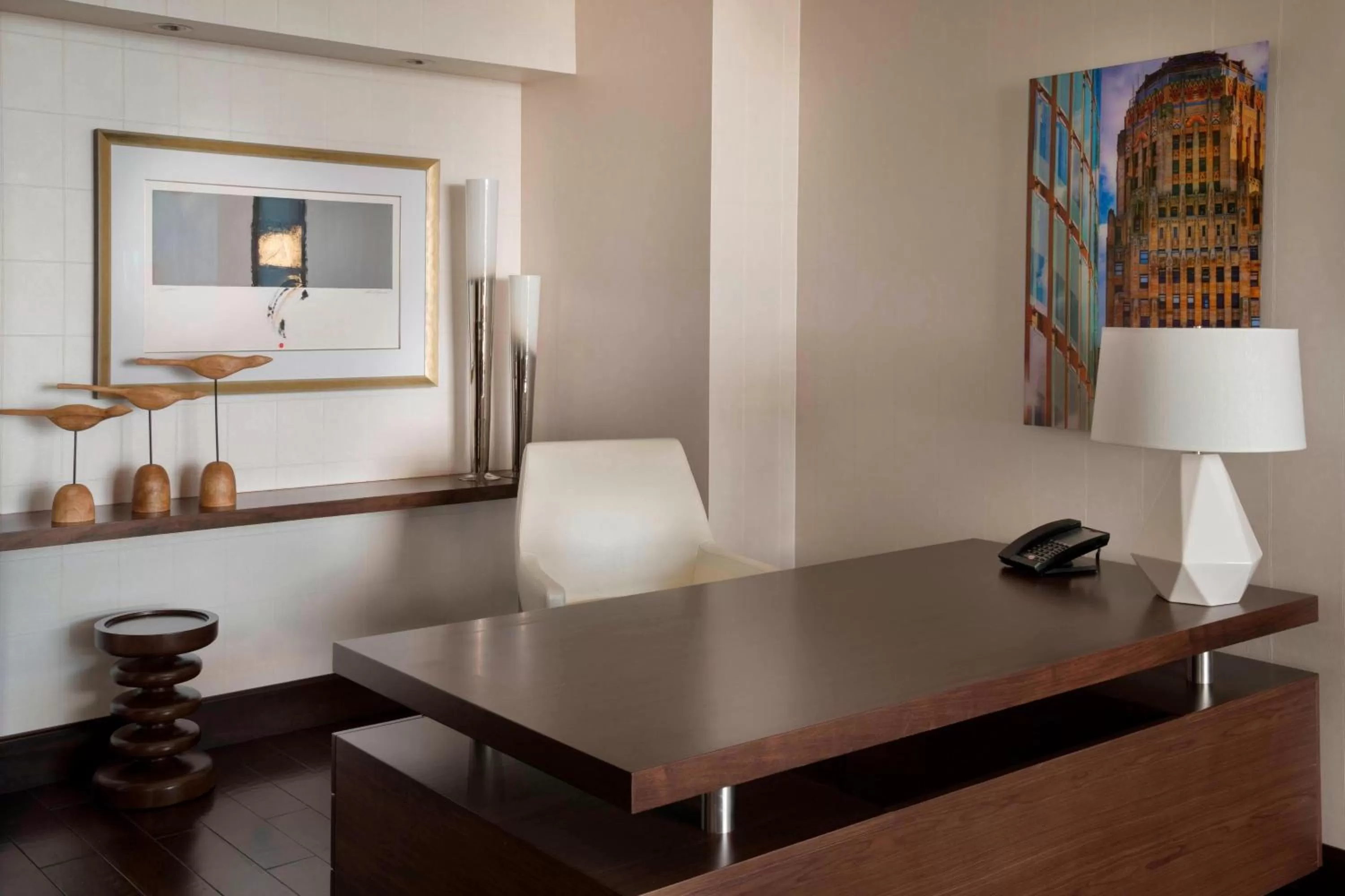 Photo of the whole room in Buffalo Marriott at LECOM HARBORCENTER