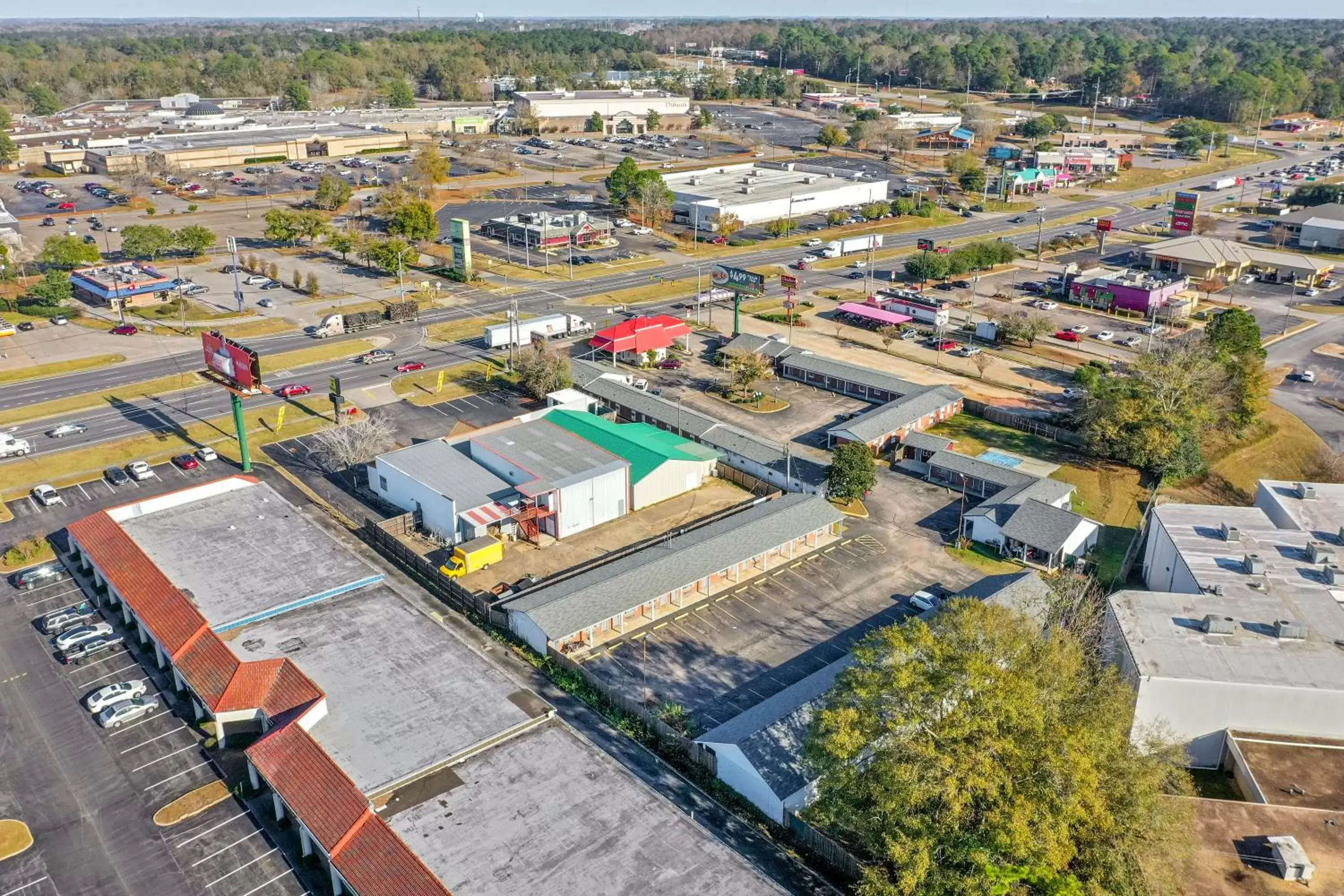 Property building, Bird's-eye View in Adams Inn