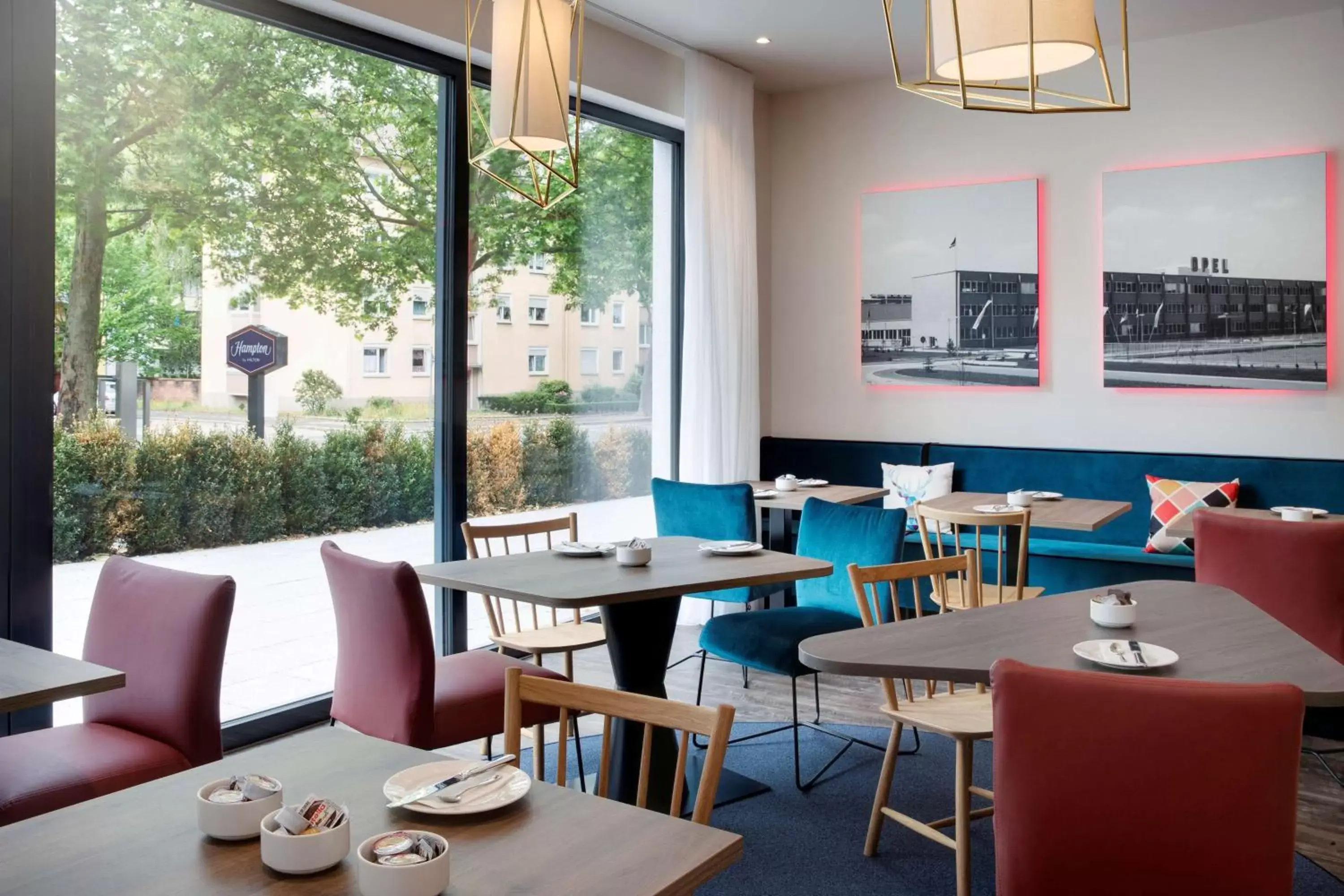 Breakfast, Restaurant/Places to Eat in Hampton By Hilton Kaiserslautern