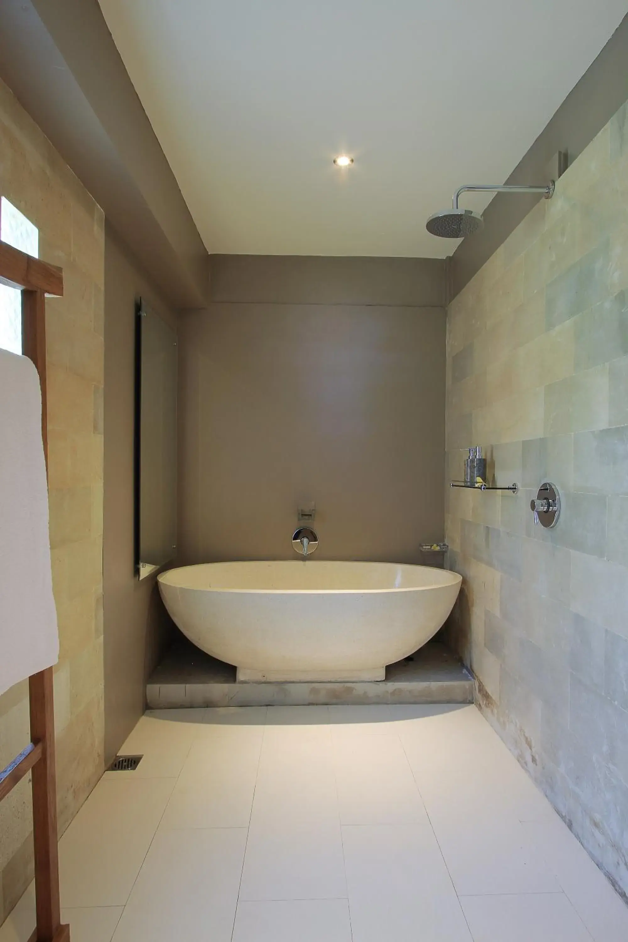 Bathroom in D'Legon Luxury Villas