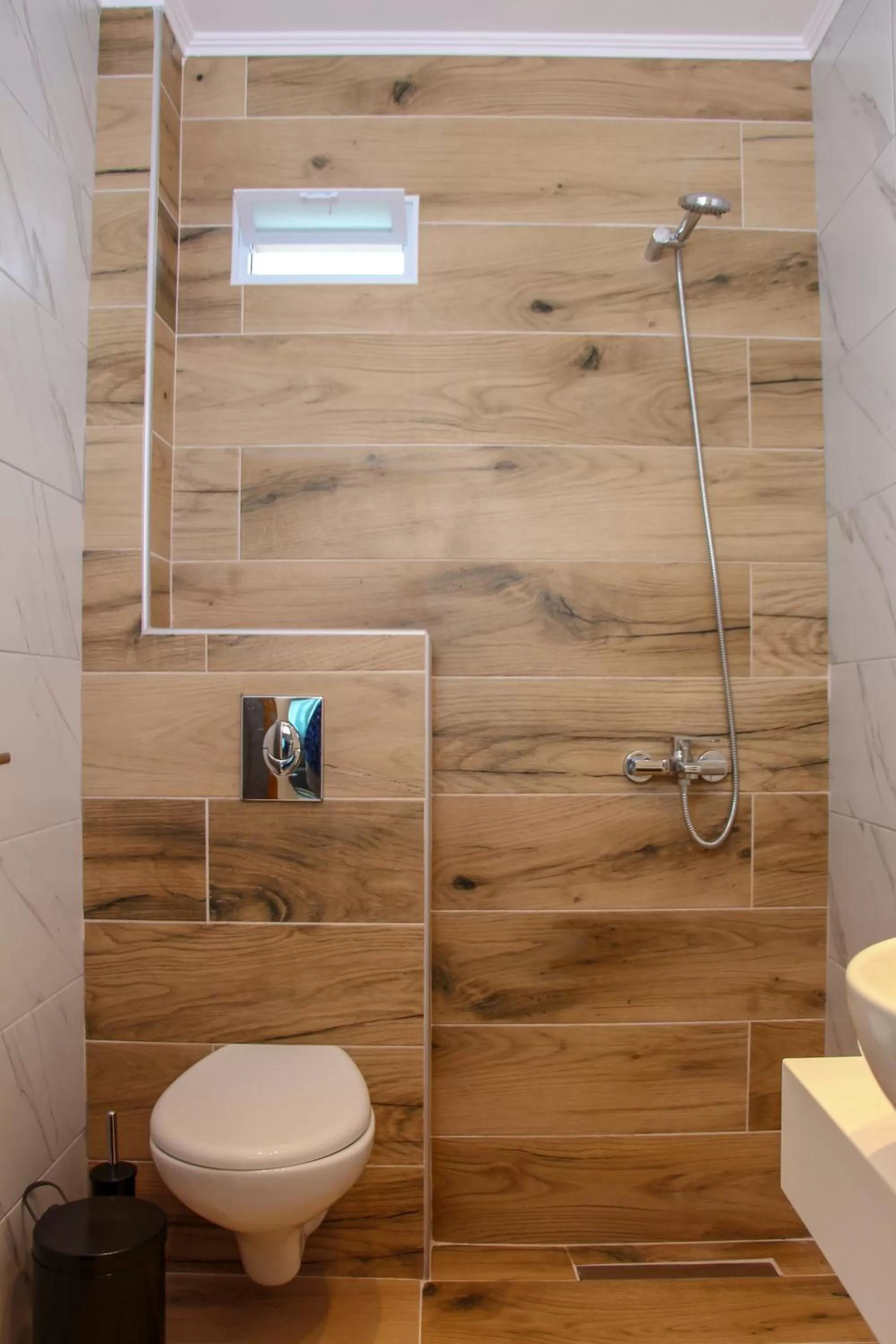 Lamprini's Deluxe Studios