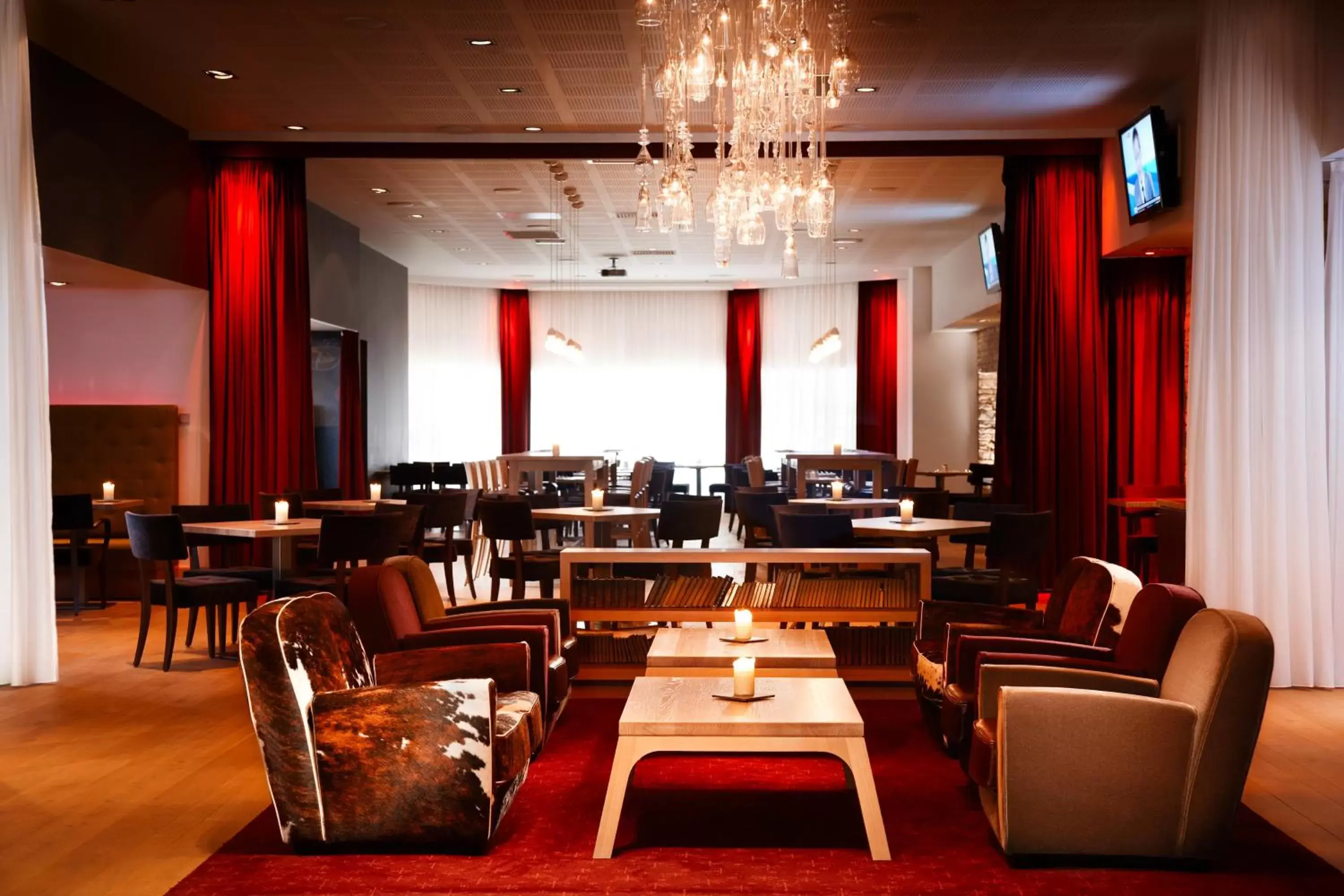 Lounge or bar, Restaurant/Places to Eat in pentahotel Reading